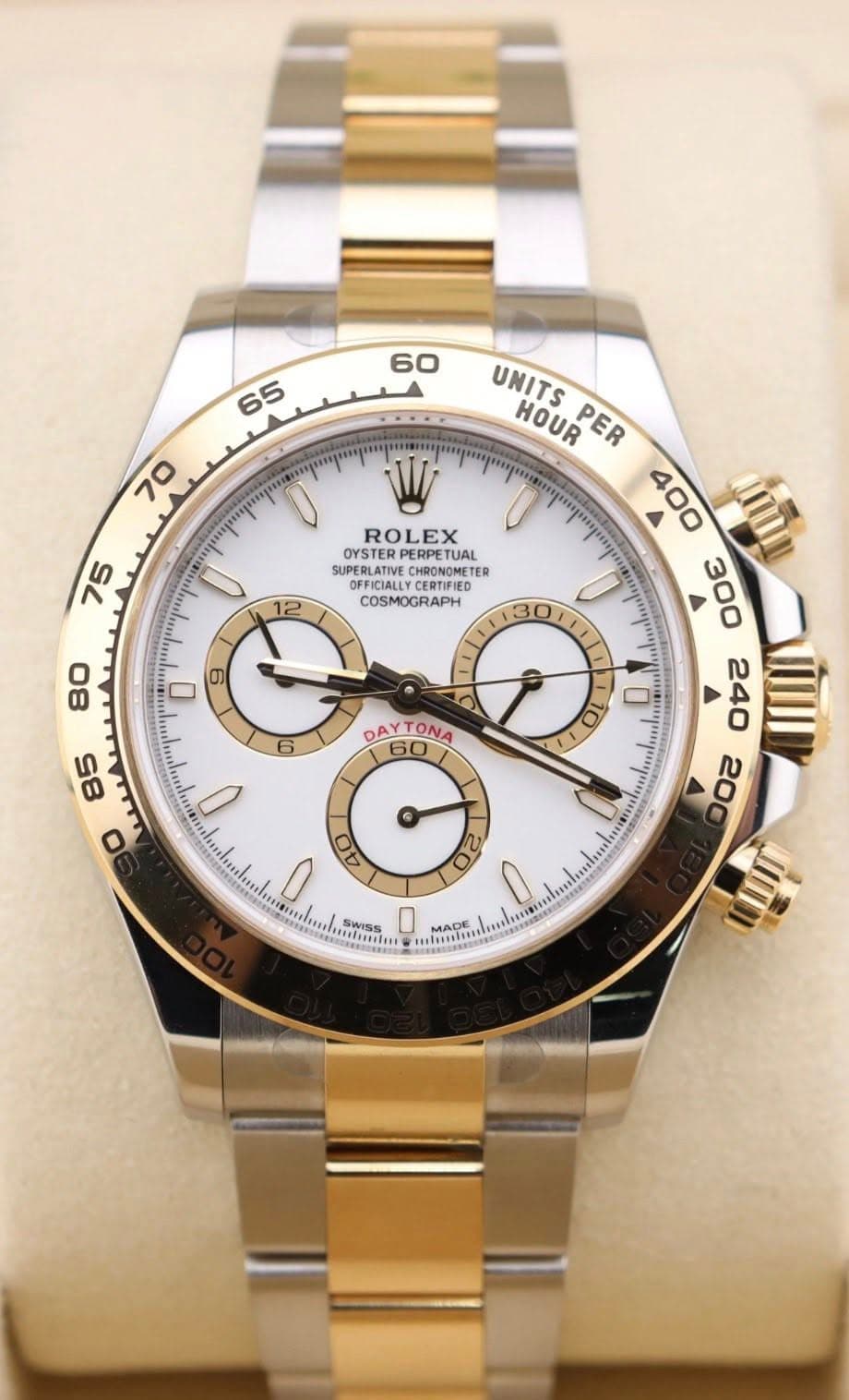 May be an image of wrist watch and text that says '60 65 ص5 ملدر 70 75 ROLEX OYSTER DYSTERPERPETUAL TUAL SUPERLATIVE RLAIIE OFFICIALLY Op3ca CHRONOMETER TER COSMOGRAPH UNITS…