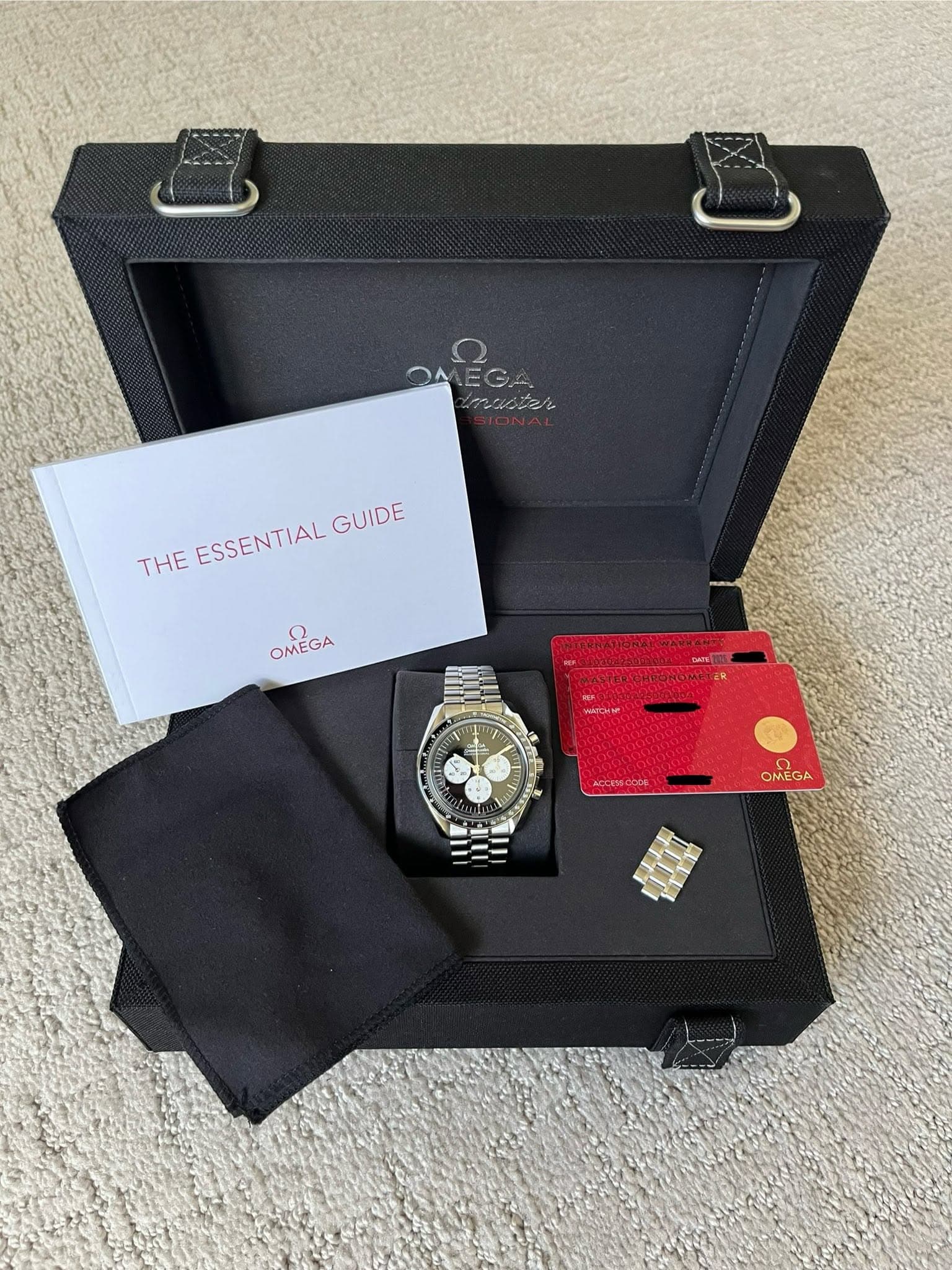 Omega Speedmaster and 1 more, photo 2
