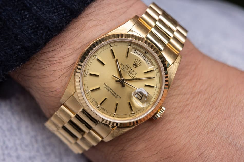 May be an image of wrist watch and text that says 'Viii OYO ER OYETROL DHY DALA DAY RO W SUNDAY MX N DAPET DAXTU AX DAT DATE ERPETU ERDETI LEX RPE ヒ子 LEX SUPERLATINE OFFLFTNE…