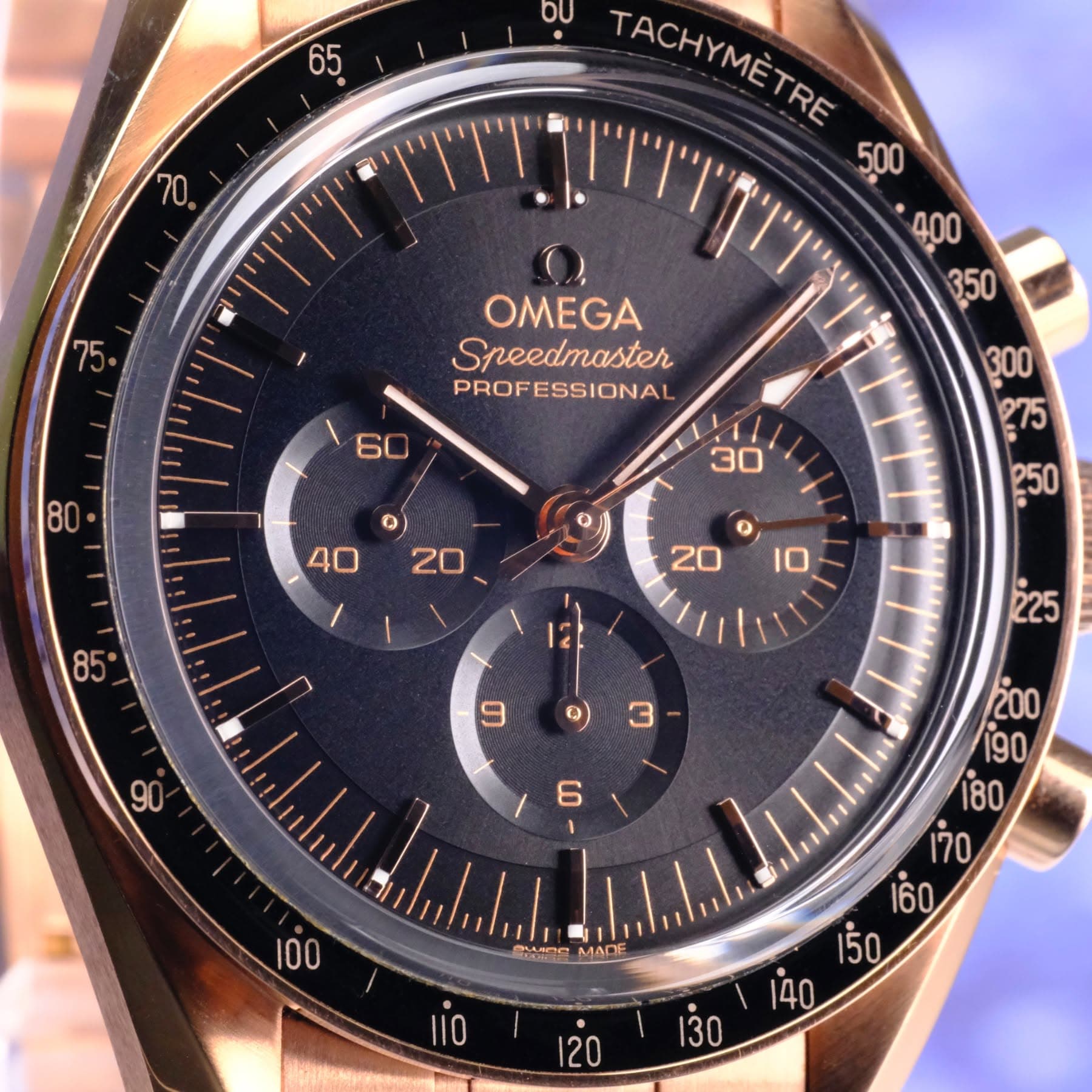 May be an image of wrist watch and text that says '65 70 "ግ." د ת' O0 TACHYMETRE TACHymETPE OMEGA Speedmaster PROFESSIONAL O 20 ထ 250 10 9 မ) CAC 200 jg0 ΔΛΑΠΕ 1i0 120 130'