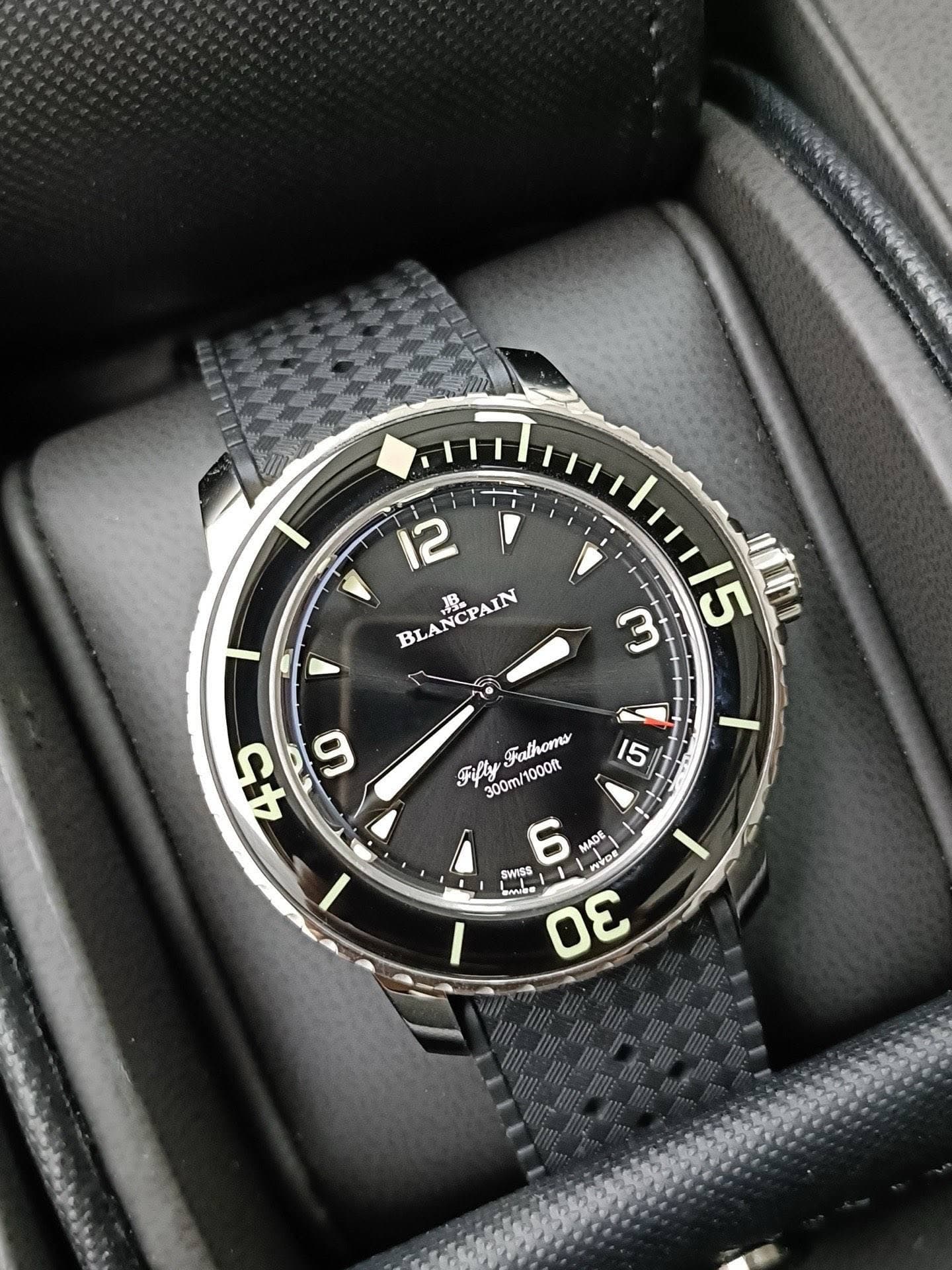 May be an image of wrist watch and text that says '12 BLANCPAIN JB 3 15 ட 1 45 SC 6 I 5 Fathoms Filly FillyFathoms 300m /1000ft S ΜΑΦΕ RVDE SWISS Garadee 5O ١ I'