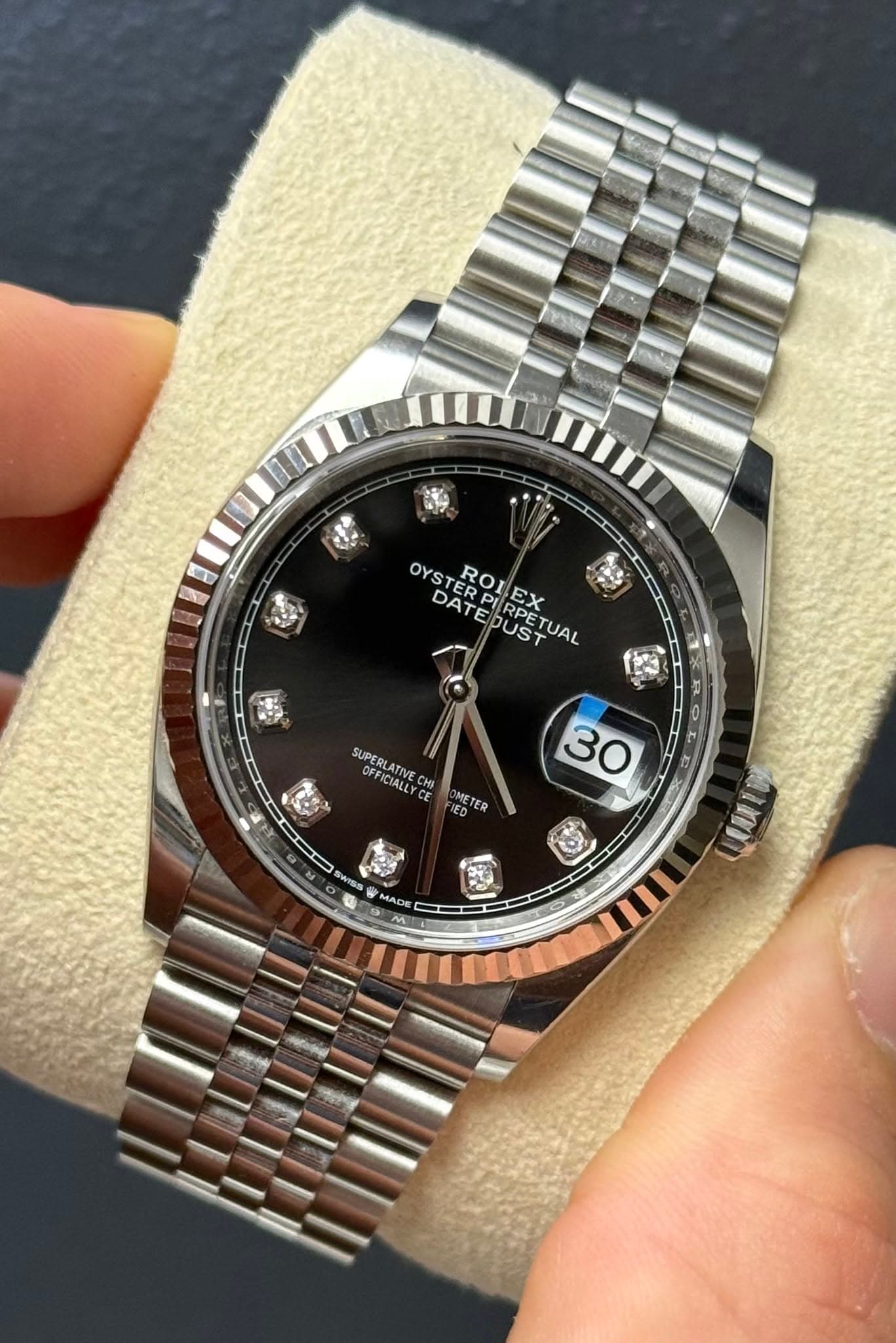 May be an image of wrist watch and text that says '語 OYSTERP STERPIEX ROI ROIEX EX DATE DATEDUST SRPI EDUST DUST RPETUAL 완 SUPERL SUPERLATIVE OFF DEFICSALE ICIALLY CH CE OMETER…