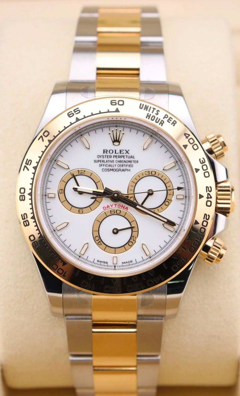 May be an image of wrist watch and text that says '60 65 65Ms مر 70 75 0 ROLEX OYSTER PERPETUA STERPERPETUAL TUAL SUPERLATIVE VLRLATIVE OFFICIALLY RTIFIED CHRONOMETER TER…