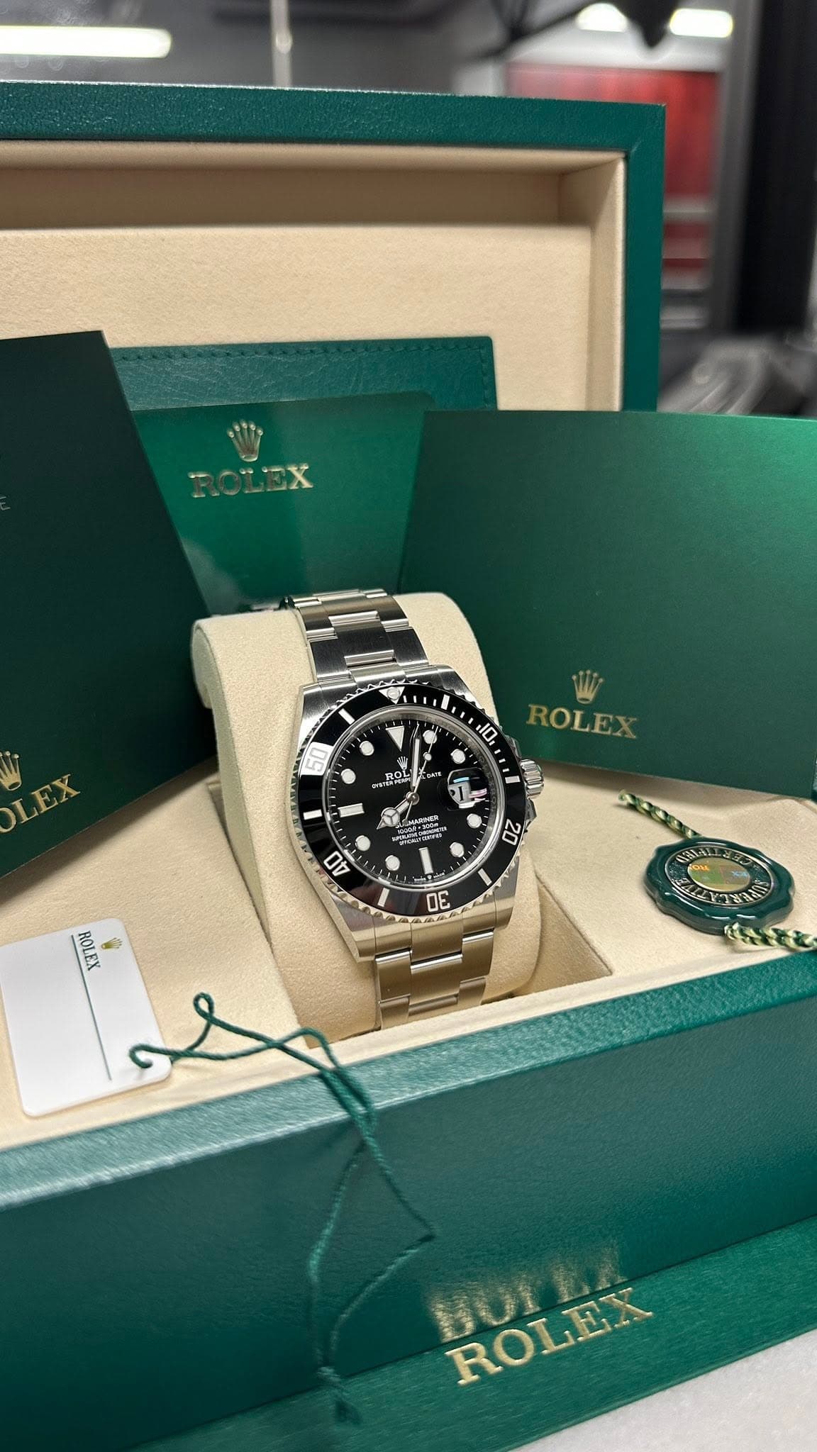 May be an image of wrist watch and text that says 'BOUEX OLEX ROL 緣 ROLEX 10, 面 لل M NG 20 20 40 ROLEX E MEOA BULET ยิ้ง ROLEX'
