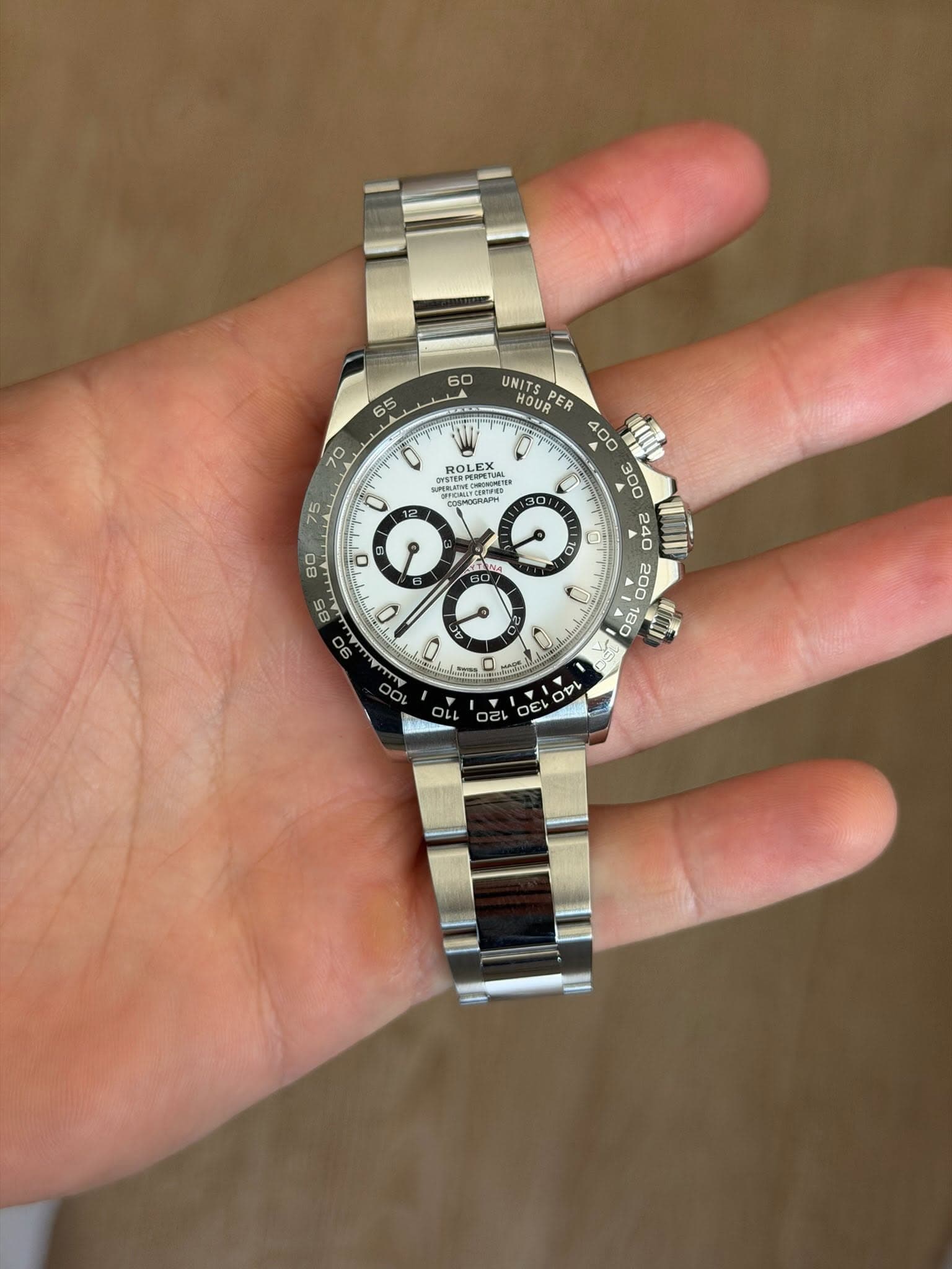 May be an image of wrist watch and text that says '60 65 70 ROLEX မေ TERPERFETUAL SOORETN o 75 NITS HOUR PER O 金 N 85 ۵ 0 0 0 د A 120 - ει OD0 אשס'