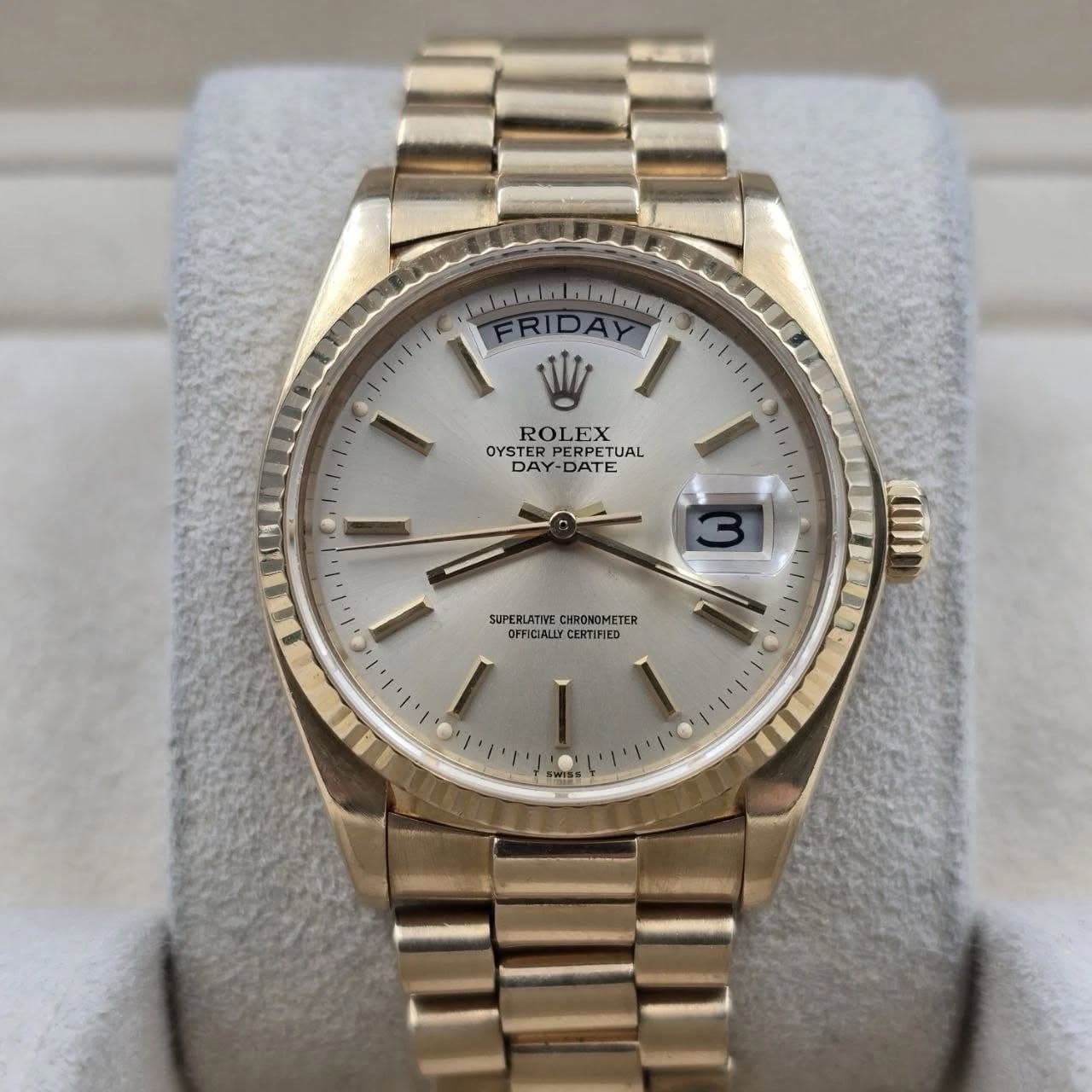 May be an image of wrist watch and text that says 'ل ROLEX OYSTER PERPETUAL OYSTERPERPETUAL UAL DAY DAY-DATE DAT 3 3 SUPERLATIVE S SUPERJATIECERONOMETER CHRONOMETER…