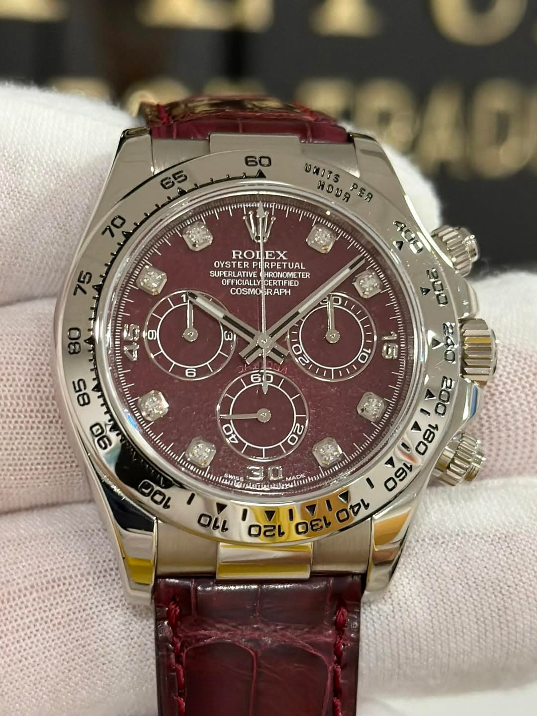 May be an image of wrist watch and text that says '60 65 UMITS મ 70 mj יןי ROLEX OYSTER RPET RPETUAL TUAL SUPERLATIVE HRONOMETER OFFICIALLY ERTIFIED COSMOGRAPH 00 ع ത ۲ه 80 0…