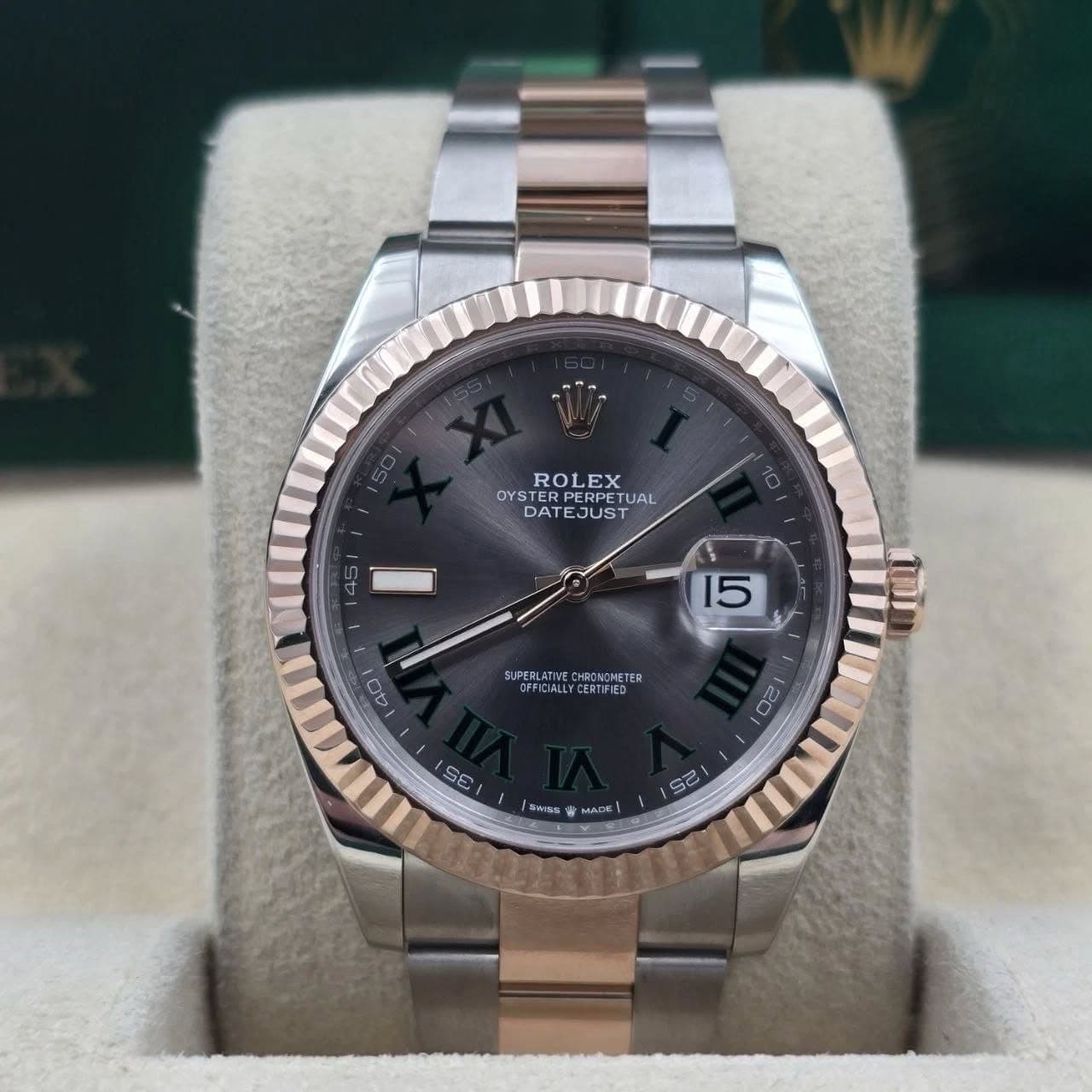 May be an image of wrist watch and text that says '50 ROLEX OYS OYSTER OYTERLEXTUAL OYSTERPERPETUA PERPETUAL TUAL DAT EJUS T SUPERLATIVE HRONOMETER OFFICIALLYCER CERTIFIE 20 S0…