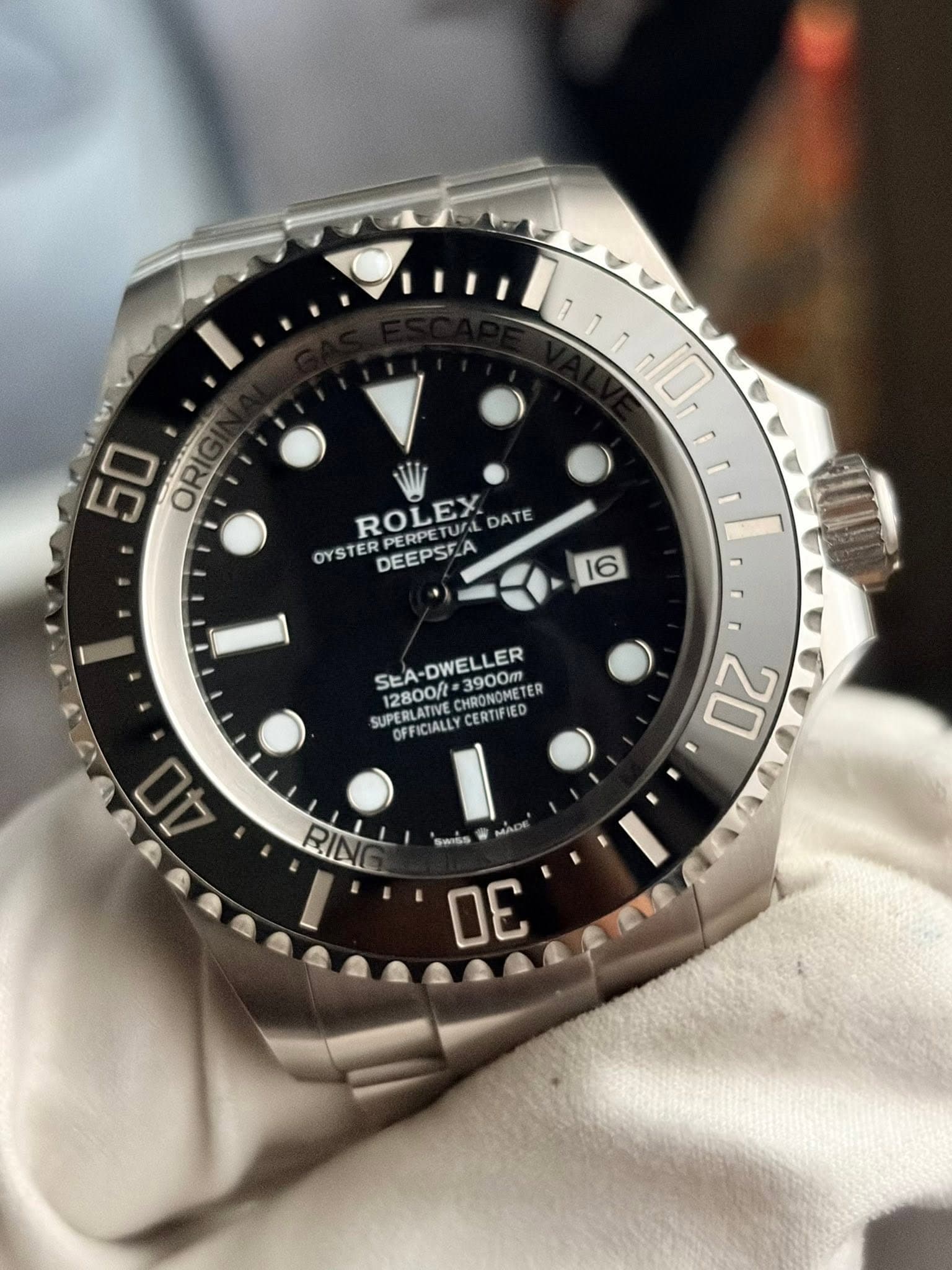 May be an image of wrist watch and text that says '50 ORI โหฟ0 10 ROLEX ETURL ULDAT DATE PERPET OYSTER DEEPSEA 16 SEA SUPERLATIVE 12800/t StA-DWELLER 12800/7=3900m DWELL LER 3900m…