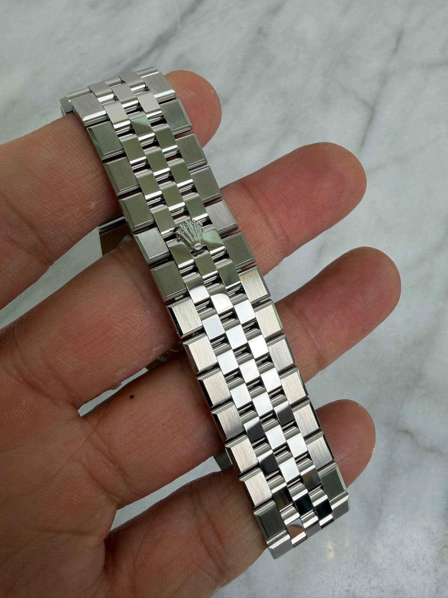 May be an image of digital watch
