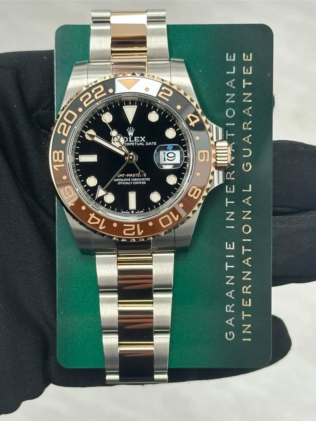 May be an image of wrist watch and text that says '22 20 LEX ERPETUAL DATE 18 19 MT-MASTENII SUPERLATINE CHRONEMETER OPFICIALLYE PICIALLYCERTFIED CERTFIED 16 14 အတကိ MATIE MNt 12 2…