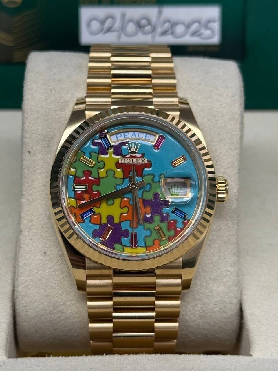 May be an image of wrist watch and text that says '02/08 02/08/ 밀래아고 ROLEX ROL រ AILU'