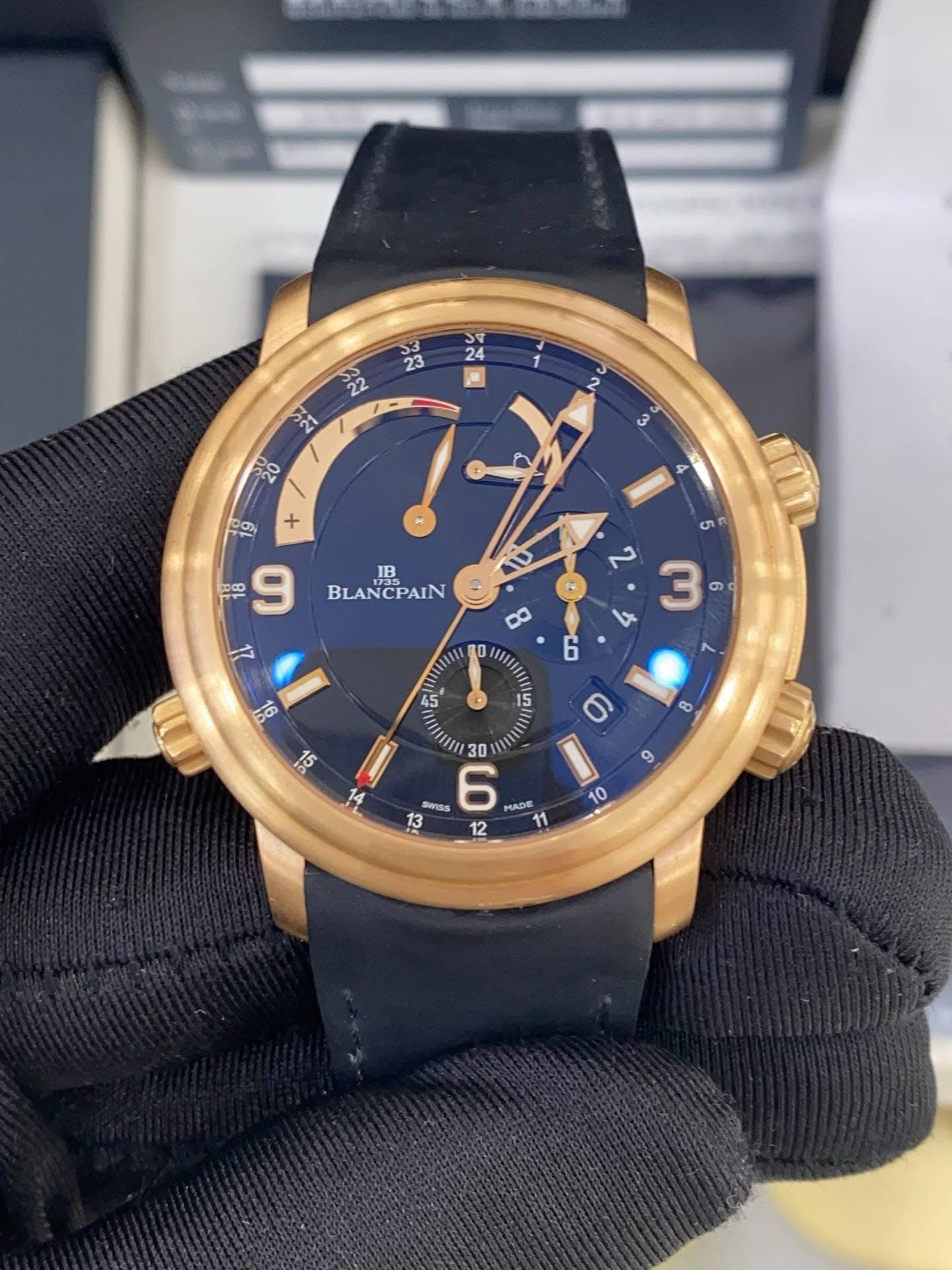 May be an image of wrist watch and text that says '23 ۲٢ 24 - 22 ي 2 20 မ 56 + 4 300 9 ى JB BLANCPAIN PAIN II 5O ဟ. ဉတ ر و 30 SWISS 6 MADE '