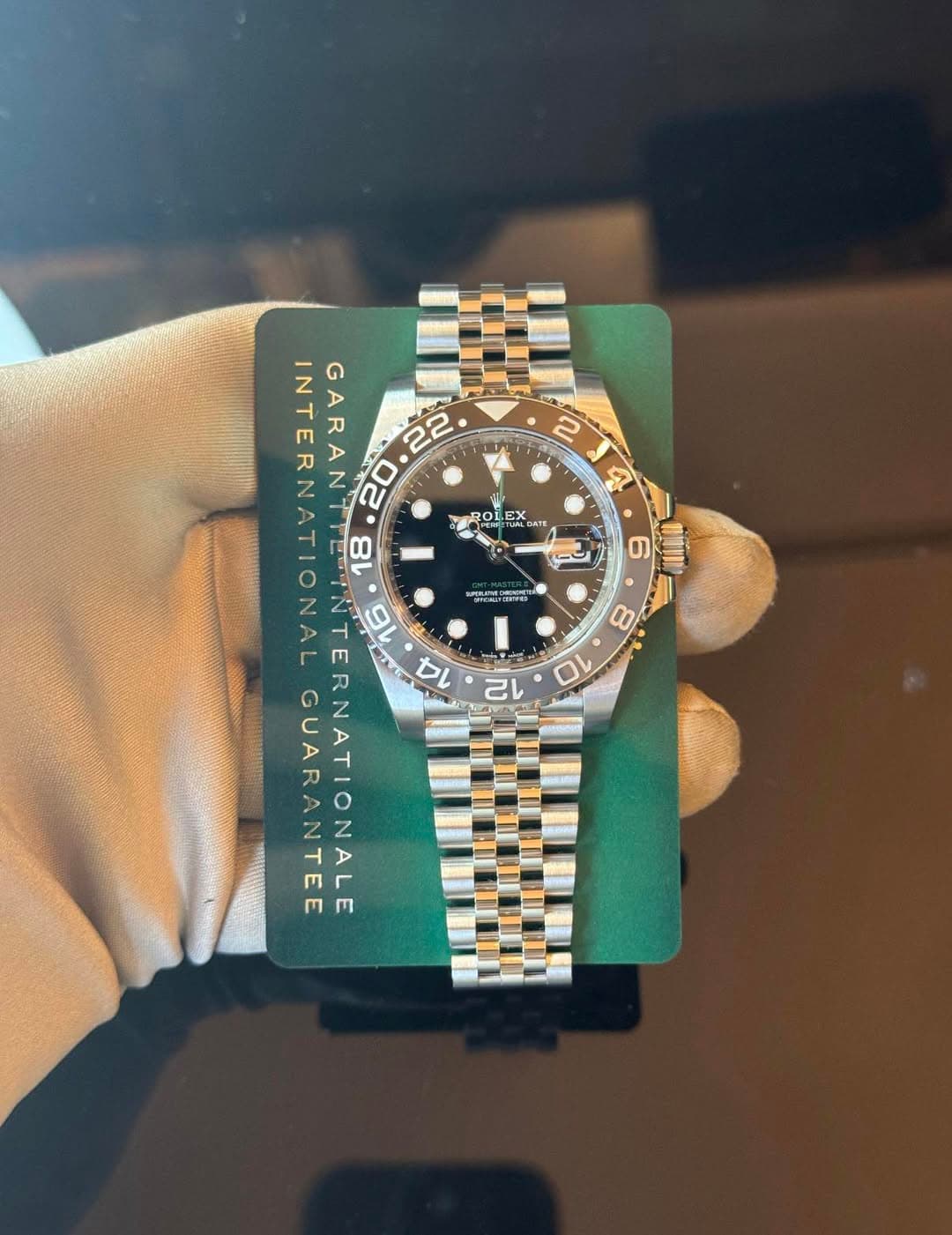 May be an image of wrist watch and text that says '2 A ROL [E EX Ε. UALCAT PLCATE CATE F 6 m INTERNATIONAL 시구... GARANT OY 81 NALGUARANTE 14 GUARANTEE INTERNATIONALE GARANTIERNT…