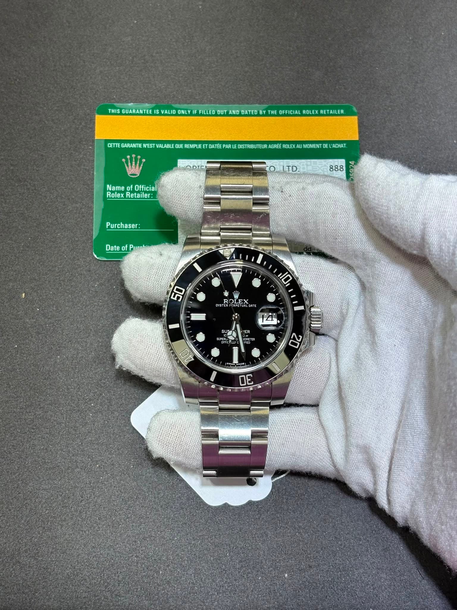 May be an image of wrist watch and text that says 'THIS GUARANTEE VALID ONLY FILLED OUT AND DATED CETTE GARANTIE NEST MALABLE THE OFFICIAL ROLEX RETAILER. REMPLE DATE PARLE…