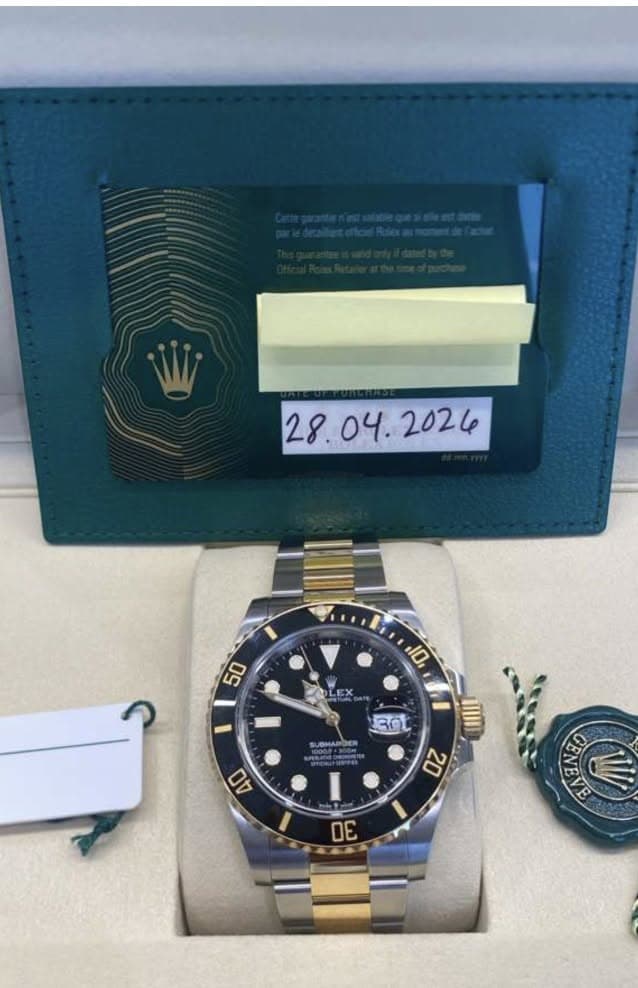 May be an image of wrist watch and text that says ' I 50 10 OLEX LEX ١ Ue 30 B0t 20 L4 40 0 VE W ៣ិ'