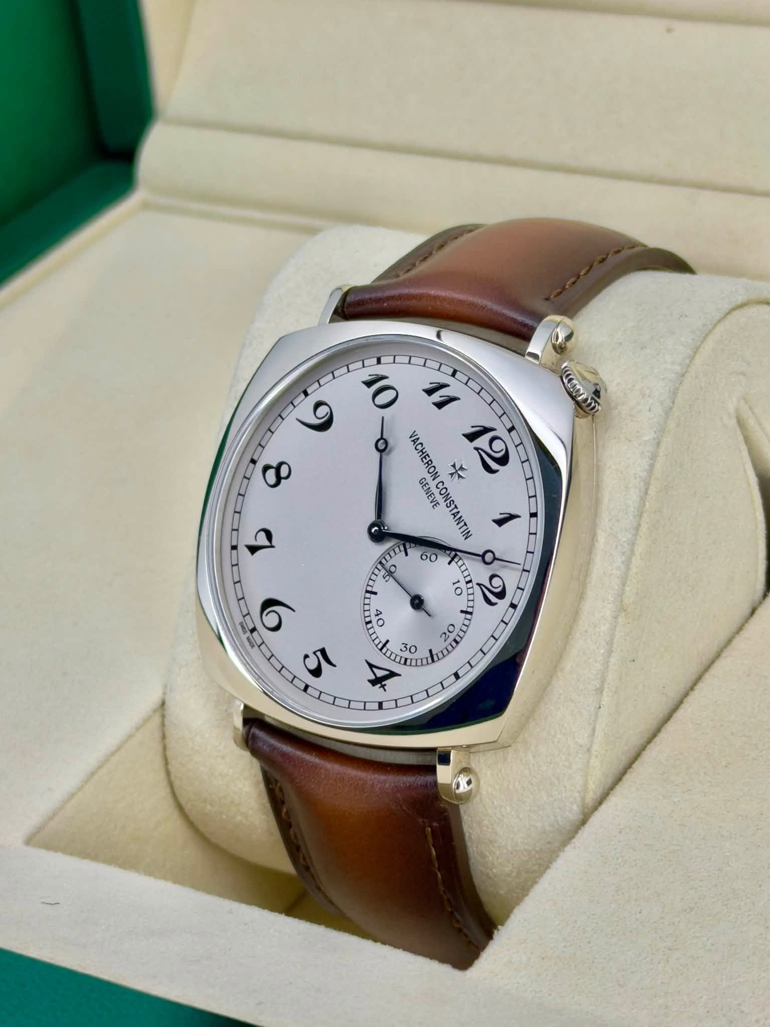 May be an image of wrist watch and text that says '6400 Θο el 10 11 TACHERON VACHERON 12 GENEVE MEVE CONSTANTIN 60 ILI CIII o: 10 III LII 9 = - TEEE 30 30 S 20 02 ματ ๑ ل'