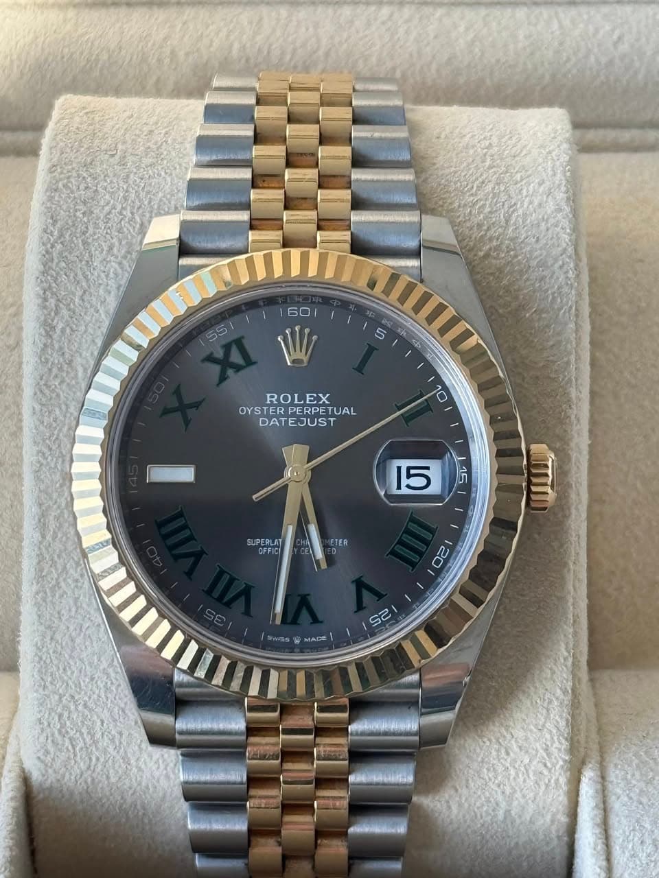 May be an image of wrist watch and text that says '60 55 5 A S 25 5% I 6 ROLEX OYSTERPE OYST RPETUAL TUAL DATEJUST T SUPERLAT OFFICI E מהדול 20 2S'