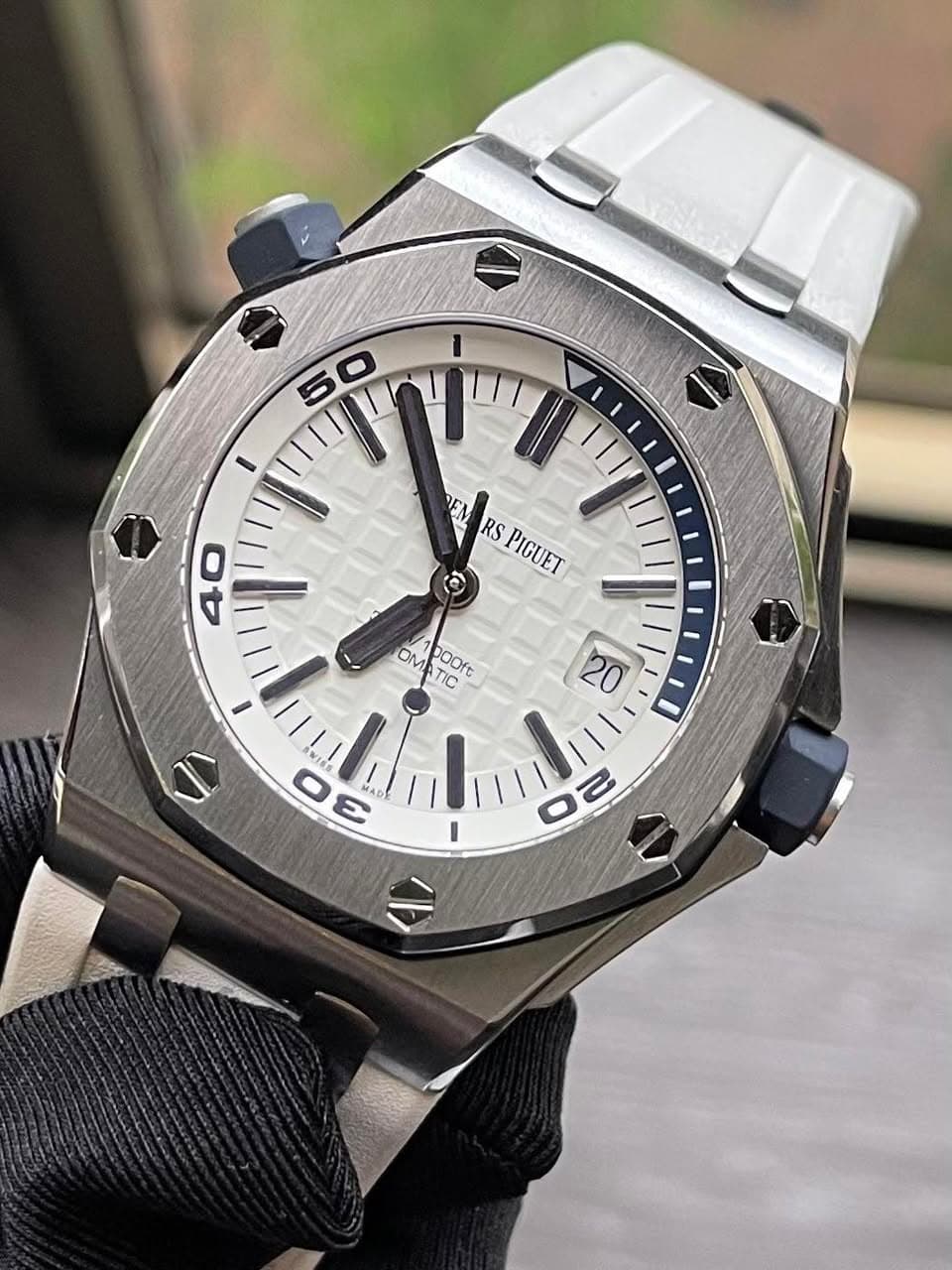 May be an image of wrist watch and text that says 'i 50 I O DEM RSPIGUET RS PIGUET 40 OM MATIC OOft TC MPOOfC TIC 20 S 3 C'
