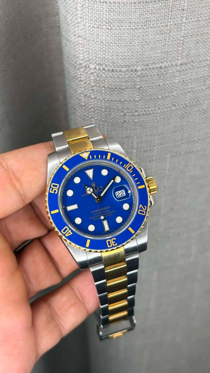May be an image of wrist watch and text that says ' I 30'