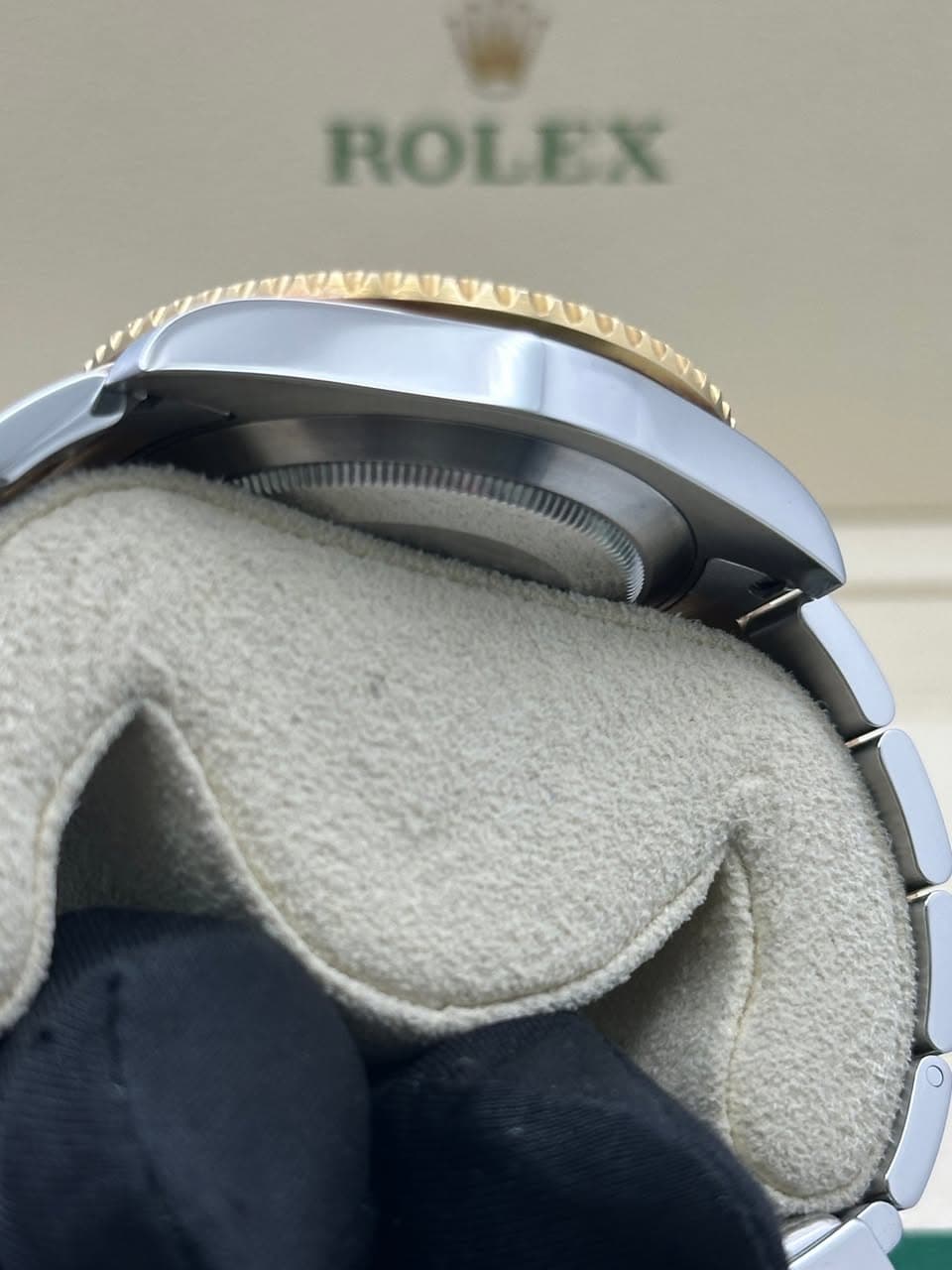 May be an image of wrist watch and text that says 'ROLEX'