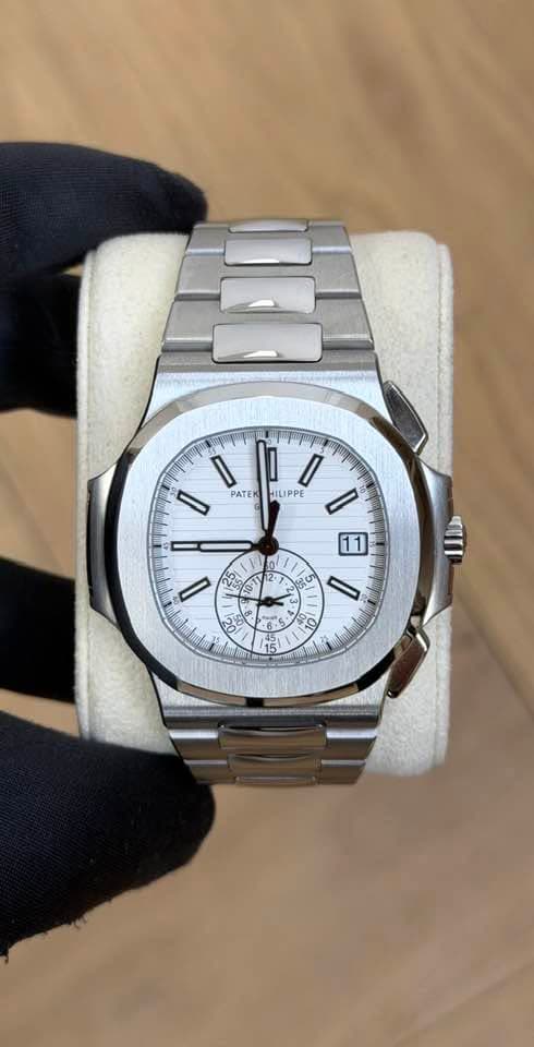 May be an image of wrist watch and text that says 'ምማ I 0 / E I PATE ILIPPE 11 2- ViS S 오늘 TO 20l 秋 I 10 6: 15'