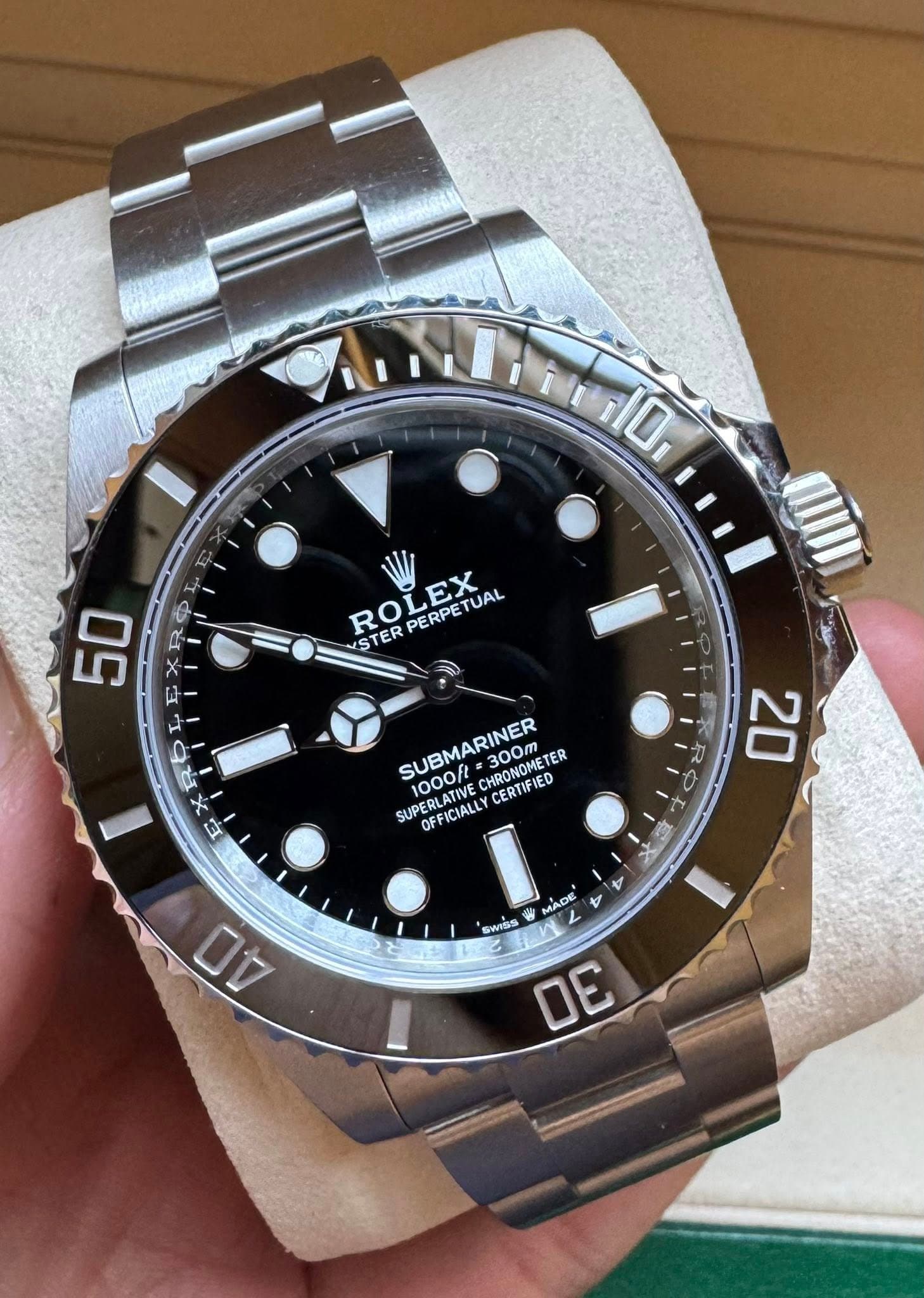 May be an image of wrist watch and text that says '50 X- X P STERPERPETUAL ROLETAL ROLEX RO PERPE XSTER ER PERPETUAL TUAL S は SUBMARINER 300M CHRONOME CHRONONETE TER SUPERLATIVE…