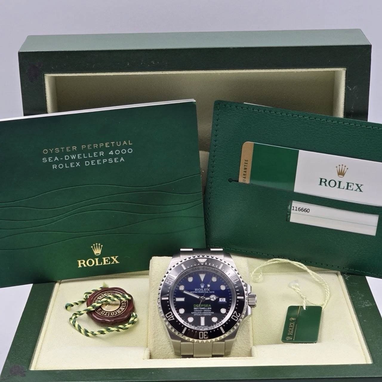 May be an image of wrist watch and text that says 'PERPETUAL LLER4000 4000 SEA-DWELLER40 OYSTEDELLER4000 PVSTERPERPETUAL OYSTER ROLEX ROLEXDEEPSEA DEEPSEA UARANTE! ROLEX 116660…