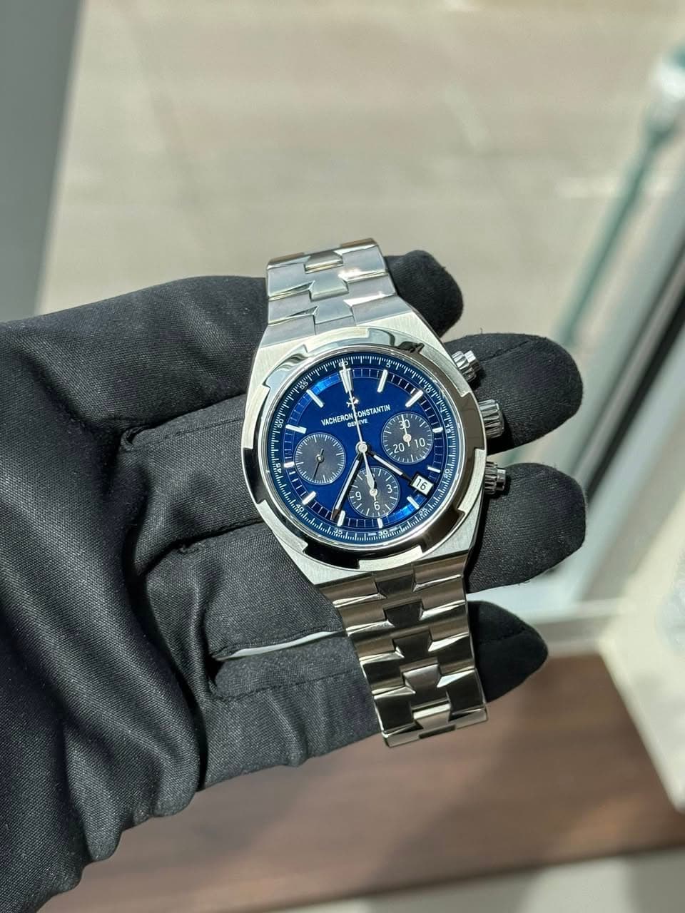 Vacheron Constantin Overseas, photo 5