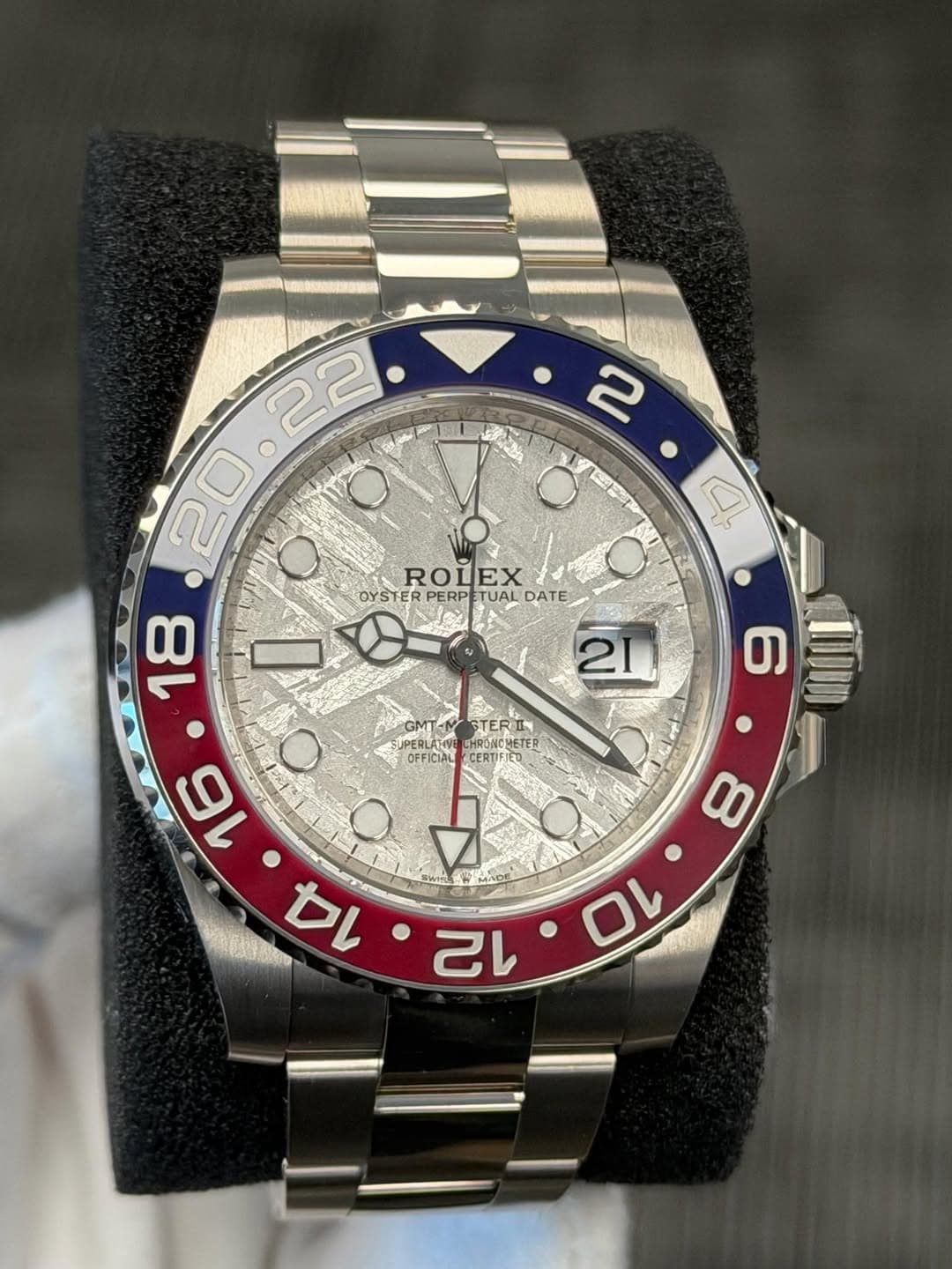 May be an image of wrist watch and text that says '2 O 20 2 ٥ 22 O ROLEX EX OYSTER OYSTERPERPETUALDATI TERP PERP TUAL DATE OYSTERPERP 18 D 2n 4 6 STERIN PERLAT NHRONCHETE 16…