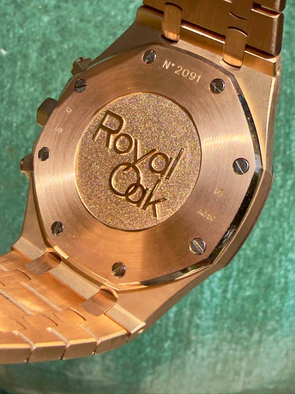 May be an image of wrist watch and text that says 'ИR N°2091 N°2091 Povel Cok иνEc'