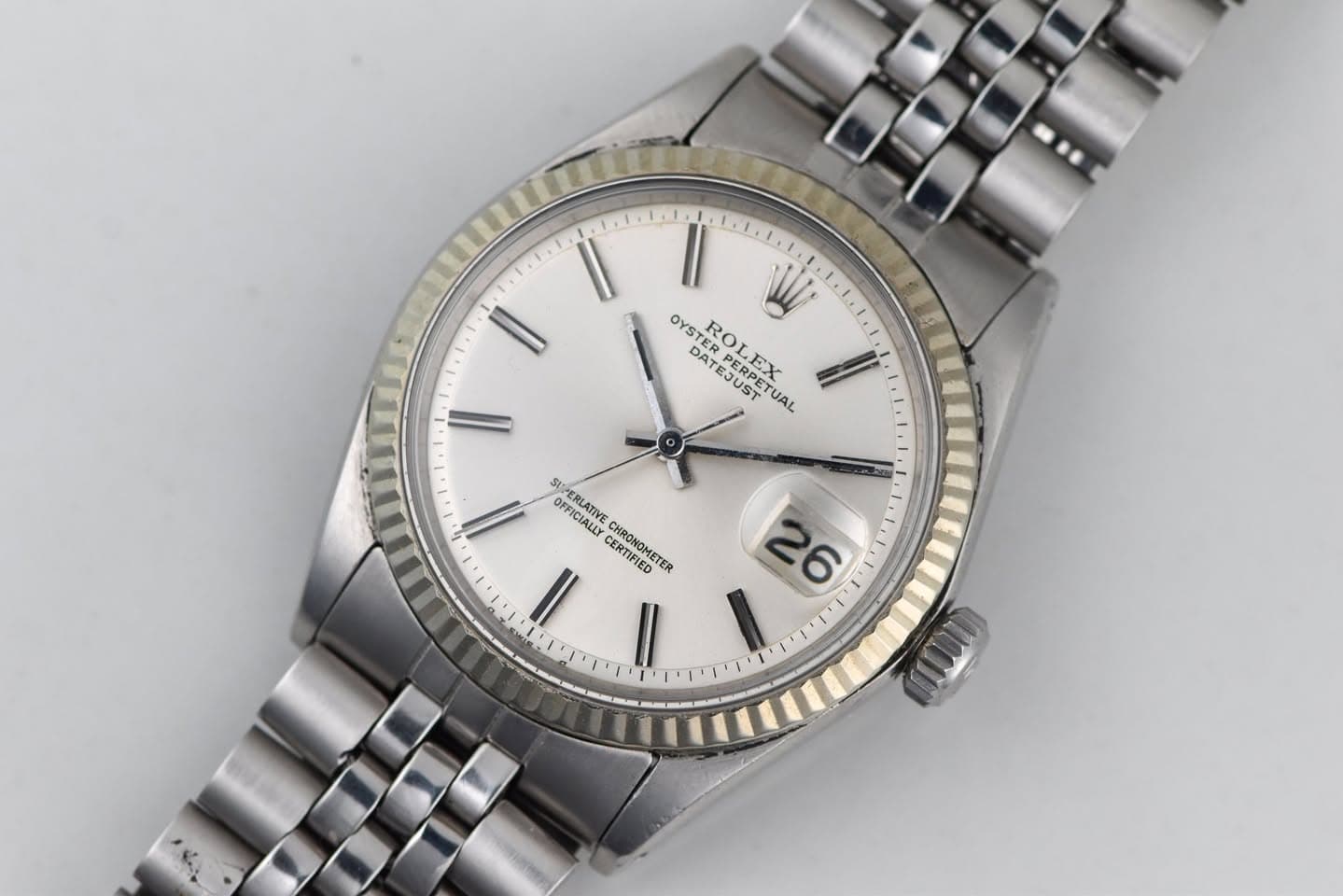May be an image of wrist watch and text that says 'OYS OYSTERP DAT OYSTRO ER RO ROLEX EJURE OAT م LEX EJUST PERPET YROLEX UST 3 UAL SI SI OFFICIALLY OFFFALIVE PERLATIVE…