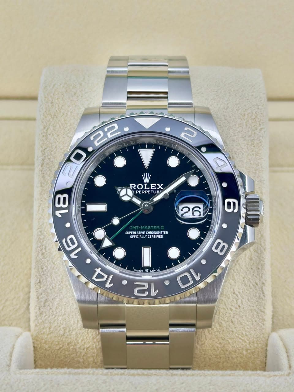 May be an image of wrist watch and text that says ' ROLEX EX PERPETUA 4 26 6 SUPERLATNE NECHRONOMETER SUPERLATNECHRONOMETER ER OFFICIALLYCE 16 14 SNSU 8 10 12 ร่องใมมทร'
