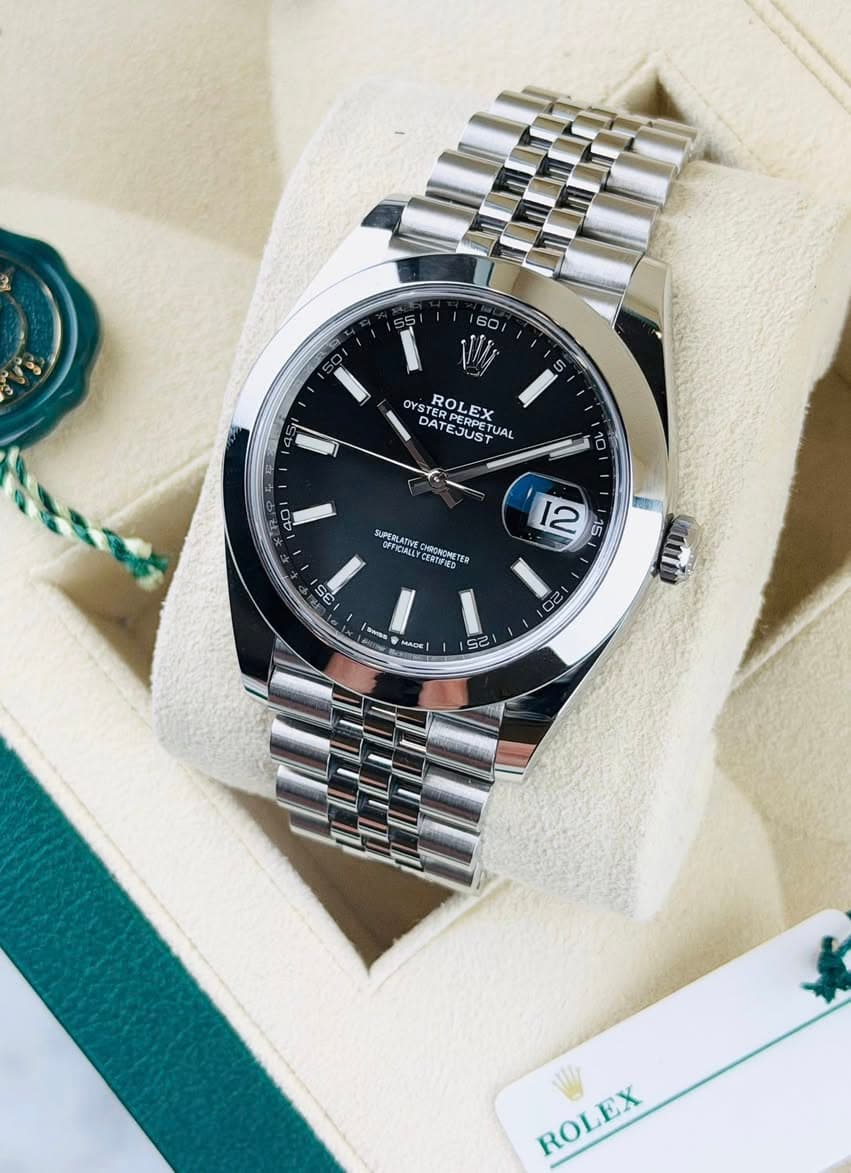 May be an image of wrist watch and text that says '60 Wr OYST OYSTERPE ROLEX PERPETU LEX DATEJUST DATES UAL 10 SUPERLATIE ATINE CHIOROMETE T CぼRTOEO CAИ 12 10 15 m S SaSA ラー MADE…