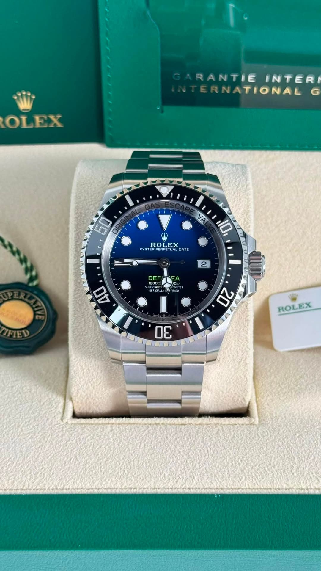 May be an image of wrist watch and text that says 'OLEX RANTIEINTERI RANTIE INTER ERN ERNATIONAL G 50 ORI VA 10 ROL EX OYST TERPE お ERPERP LE TUAL I ATE O 2 DE 1280c EA 1Oe 40 20…