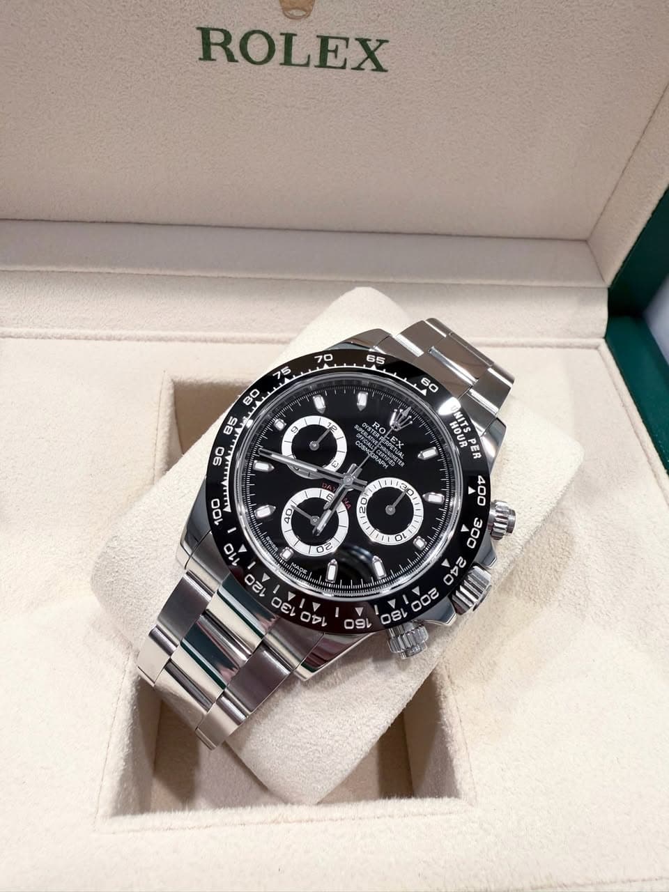 May be an image of wrist watch and text that says 'ROLEX M E S 100 ی9 צו0 60 NITOURE PER 00D 300 O தீர் 5 ジ N ውድሪ 110 120 三 ゃ A 0 os '