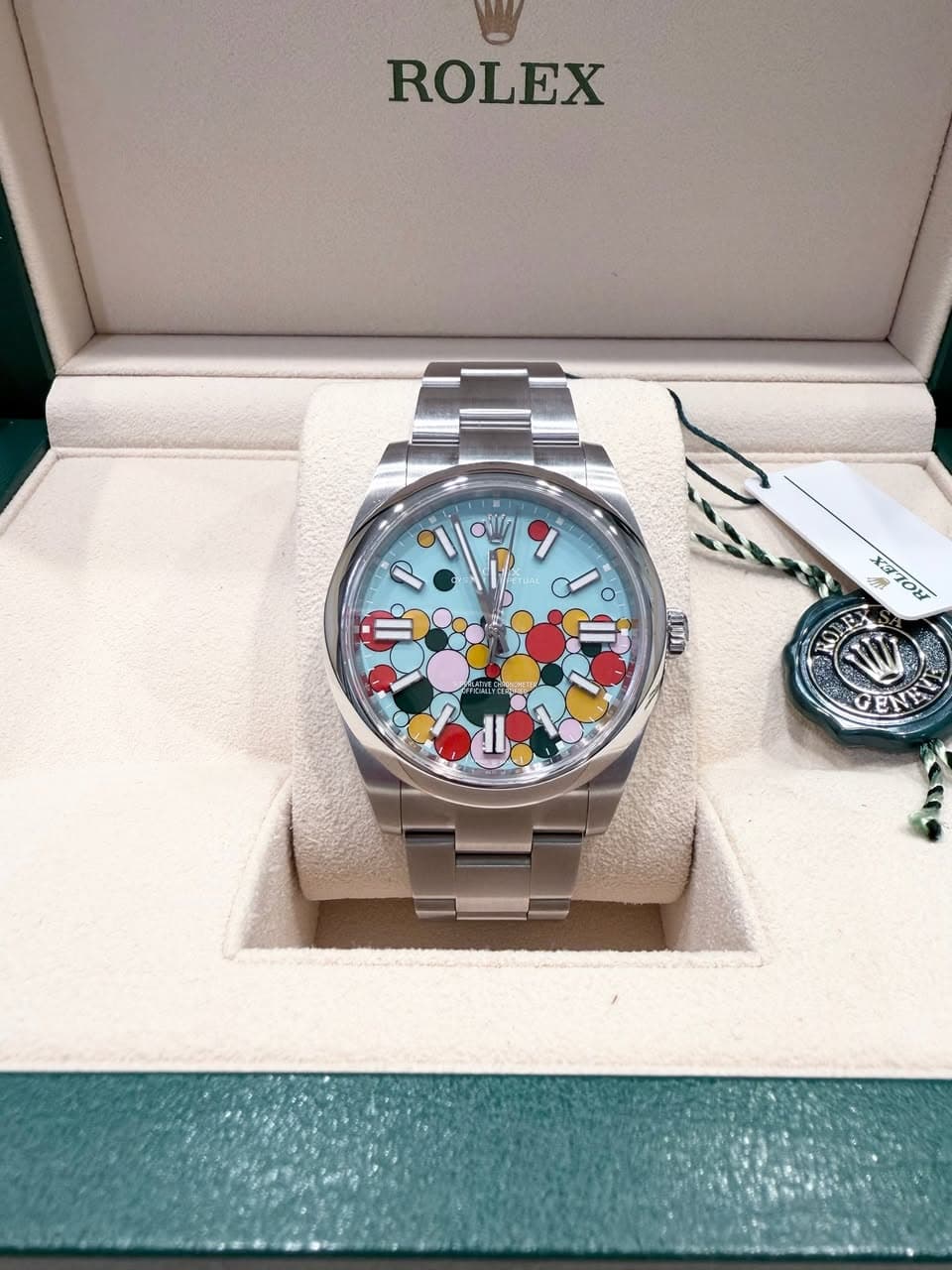 May be an image of wrist watch and text that says 'ROLEX ምት dill DAL O a T แ 말한 11 $RO GENE ኢ'