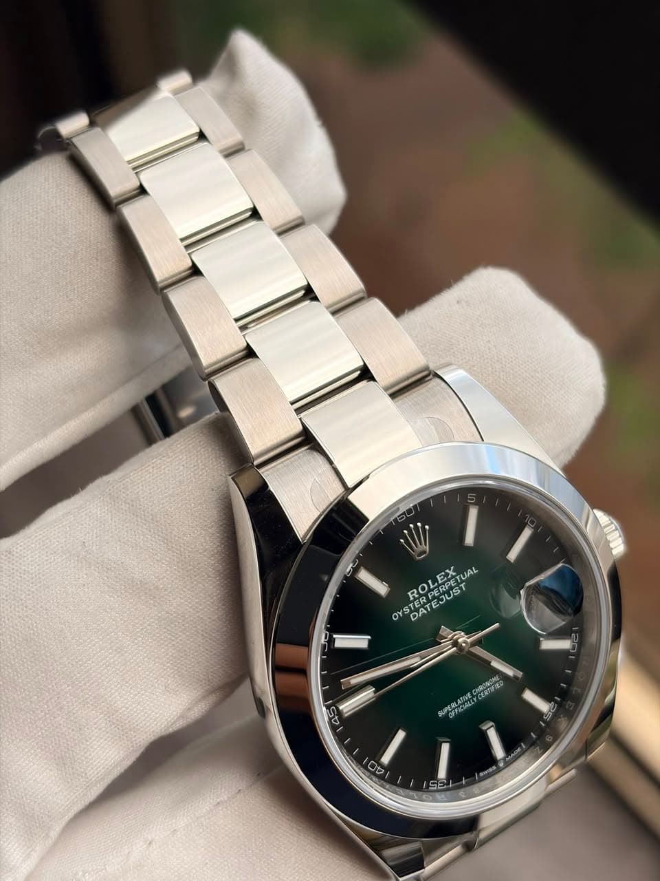 May be an image of wrist watch and text that says 'ROLEX DATEJUST ERPERPET UAL AL STERPERPE JUST OY ROLEXUAL DATEJUST STER DATE DAT 45 CRTeHo SUPEBLATINE قب ひ 4 40 E 公 ១'