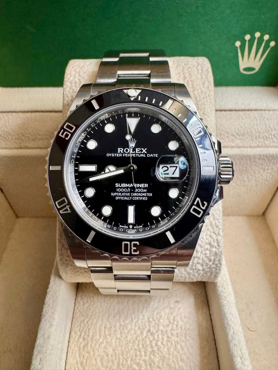 May be an image of wrist watch and text that says '50 t 3E আহ c ROLEX OYSTER PERPETUA PEE ETUAL HIAI DATE 27 SUBMARINER RINER SUBMA 1000/t 1000/ 300m UCERLATIE UPERLATIVE obleHa…