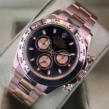 May be an image of wrist watch and text that says ' vv HOUR PER UNITS อ カ影 30r TLE VII'