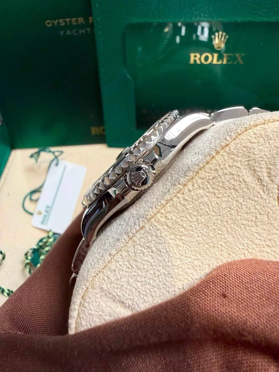 May be an image of wrist watch and text that says 'ROLI'