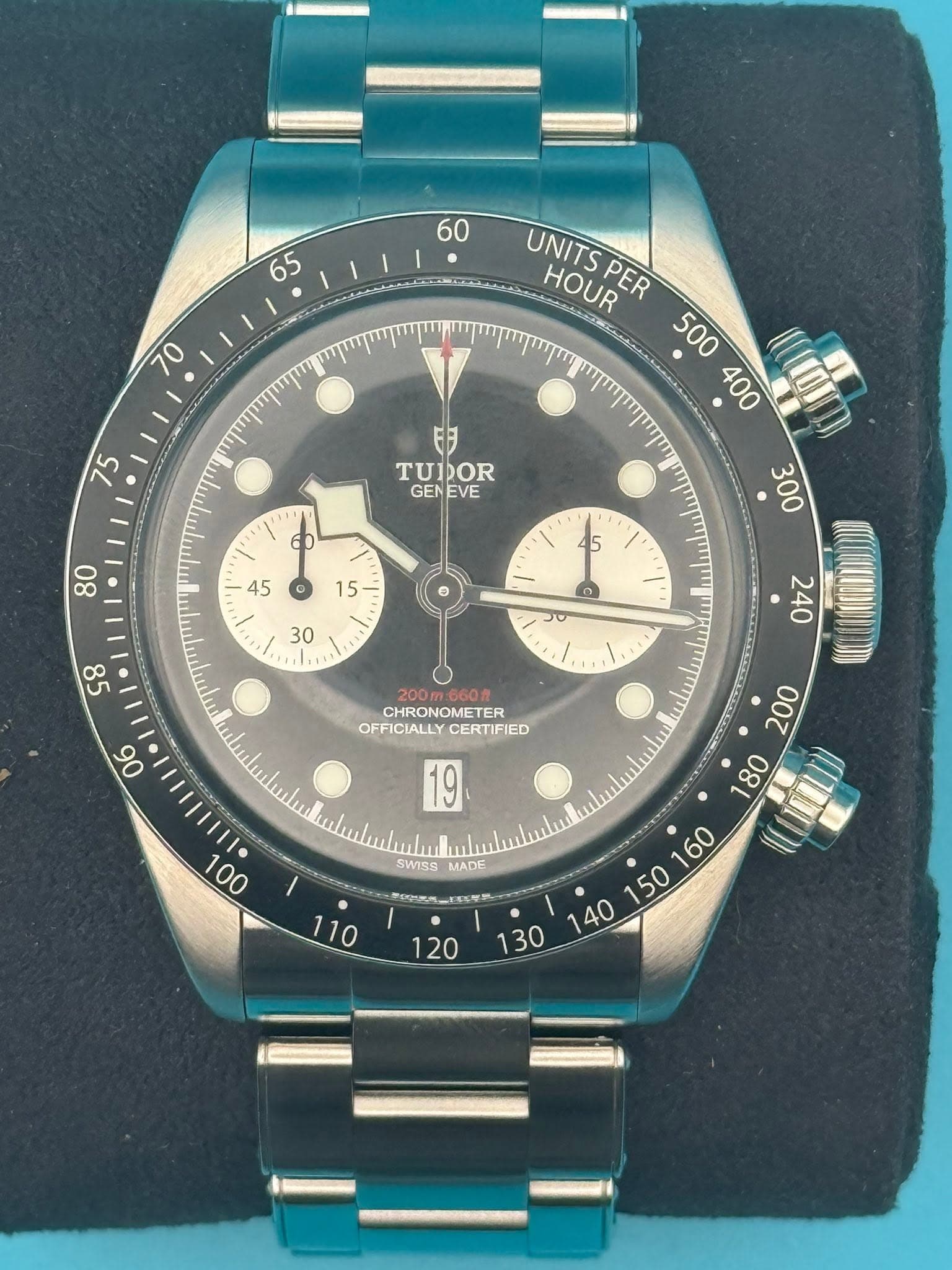 May be an image of wrist watch and text that says '60 65 70 UNITSPER UNITS **.. HOUR PER TUDOR GENEVE EVE GEN ก 58 ۰ 0 240 200m.060克 200g 60 CHRONOMETER OFFICIALLY CERTIFIED SWISS…