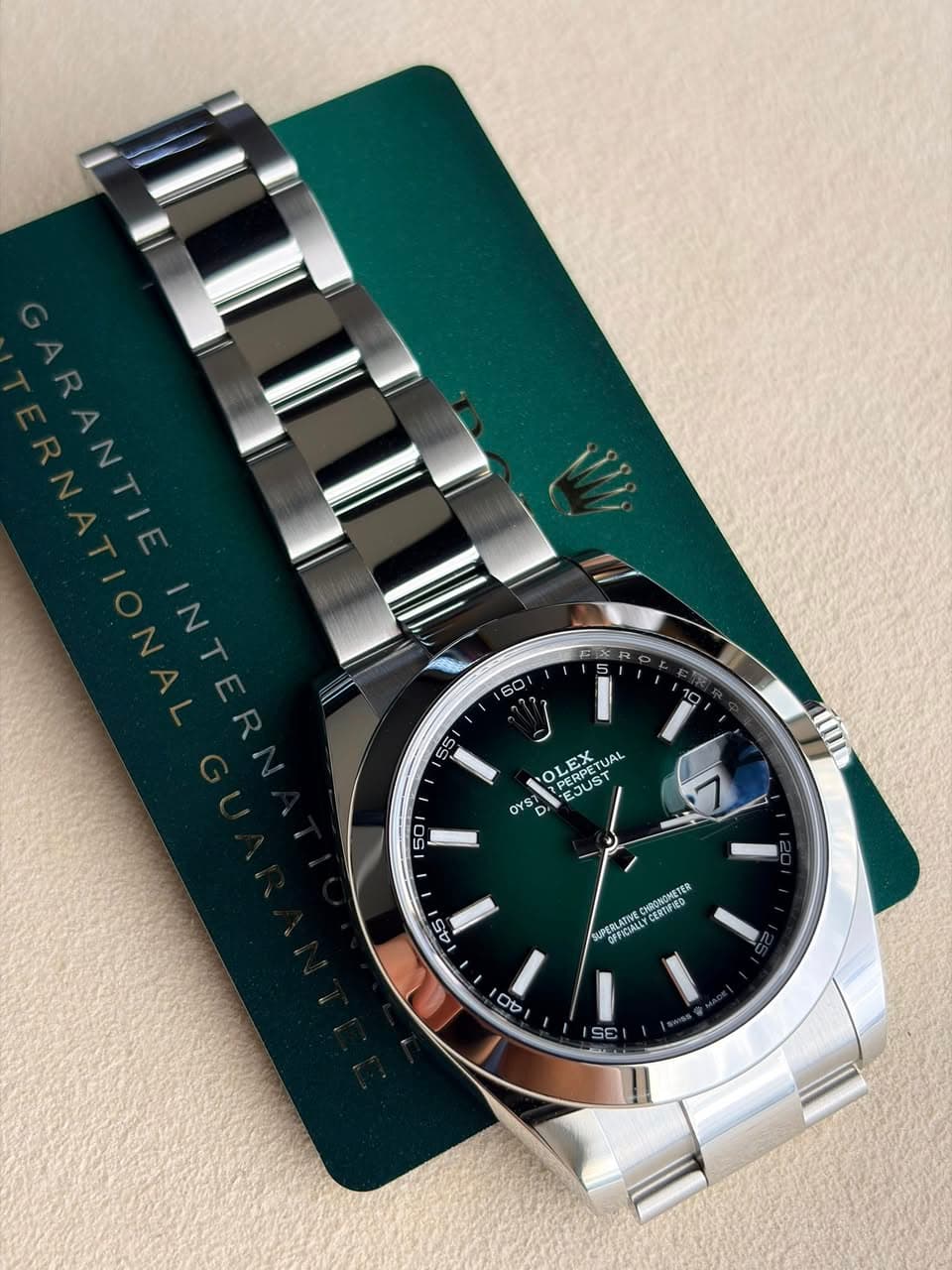 May be an image of wrist watch and text that says '60 55 5 OLEX X UAL EPERPET PE PERPE EXUST Εθι OY D 9 50 ٢ INIONONETES CERTINED eл UPERLATIVE OFICIALLY 45 龍 O שם 0 SE 0'