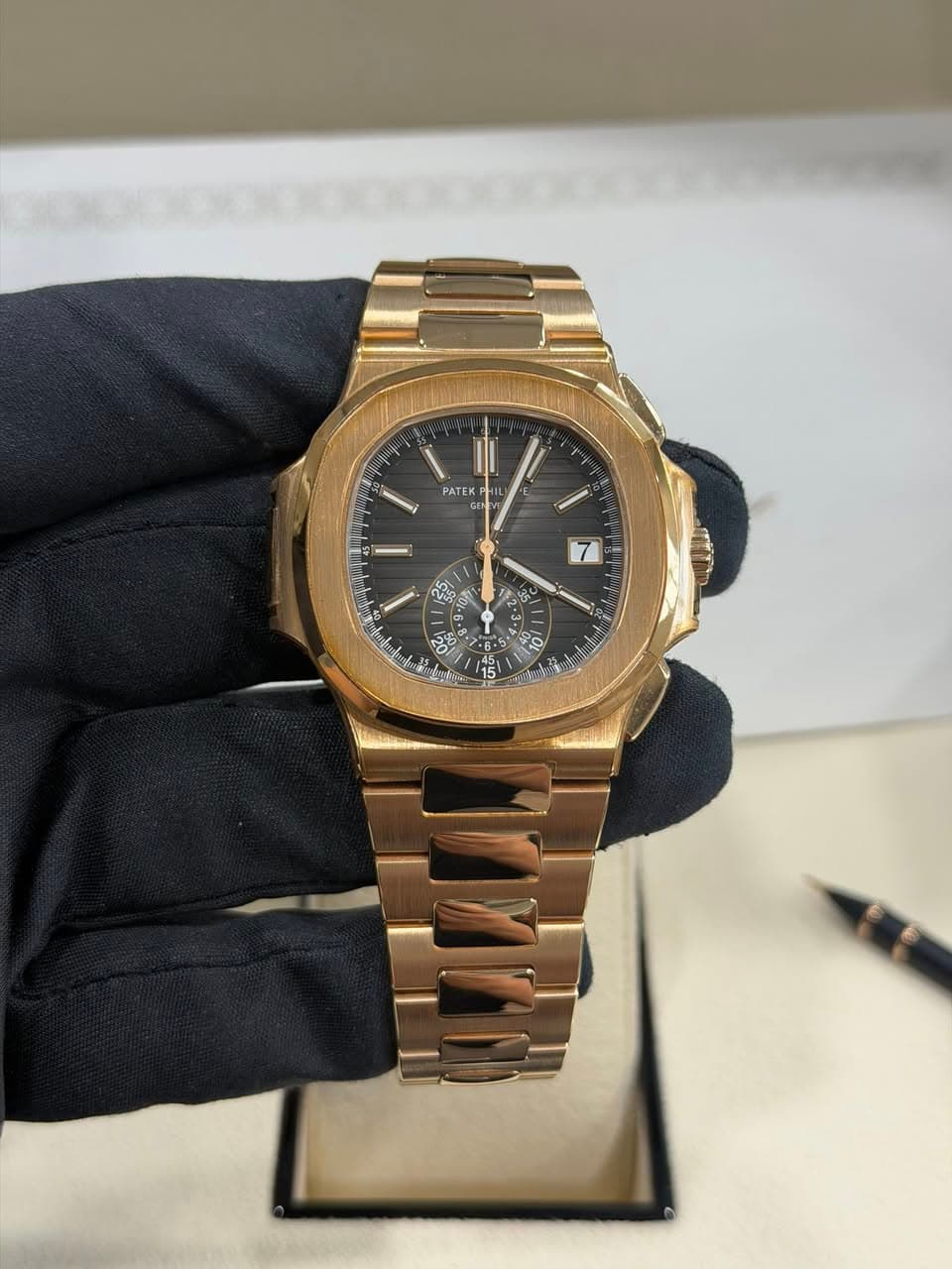 May be an image of wrist watch and text that says 'PAT PATEK Uα क'