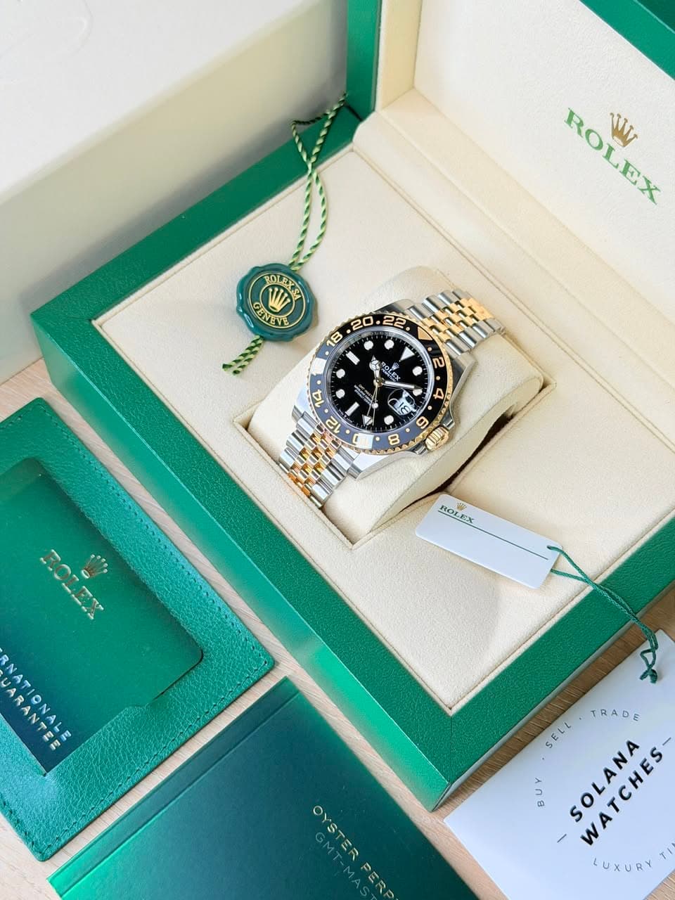 May be an image of wrist watch and text that says 'ROLEX T AOLEX ENEVE CANEVE שקיך OLEX LEX E 6 S U O EX O 및. SELL S SOLANA بیم WATCHES TRADE 8 LUXURY MAS OYSTERPER PER'