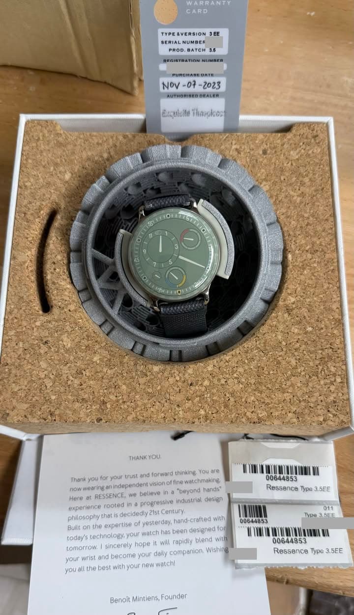 May be an image of wrist watch and text that says 'WARRANTY CARD TYPE TYPESVERSION 3EE BATCH 3.5 ARGISTRATION NLMRER o NOV NOV- AUTHORISEDDEALEM Excuisite Thaepiooo 0 551 SSNAIEN…