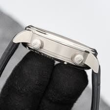 May be an image of wrist watch and text that says 'aC ሌ'