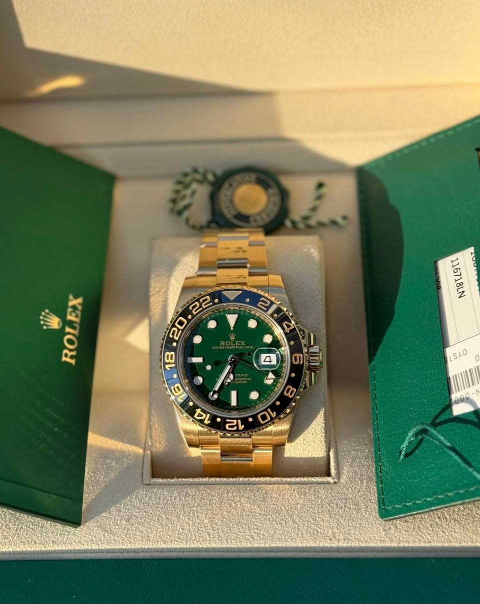 May be an image of wrist watch and text that says 'iii ROLEX EX ROL 116718LN R 10 ISAO SYO JINIHN 000-'