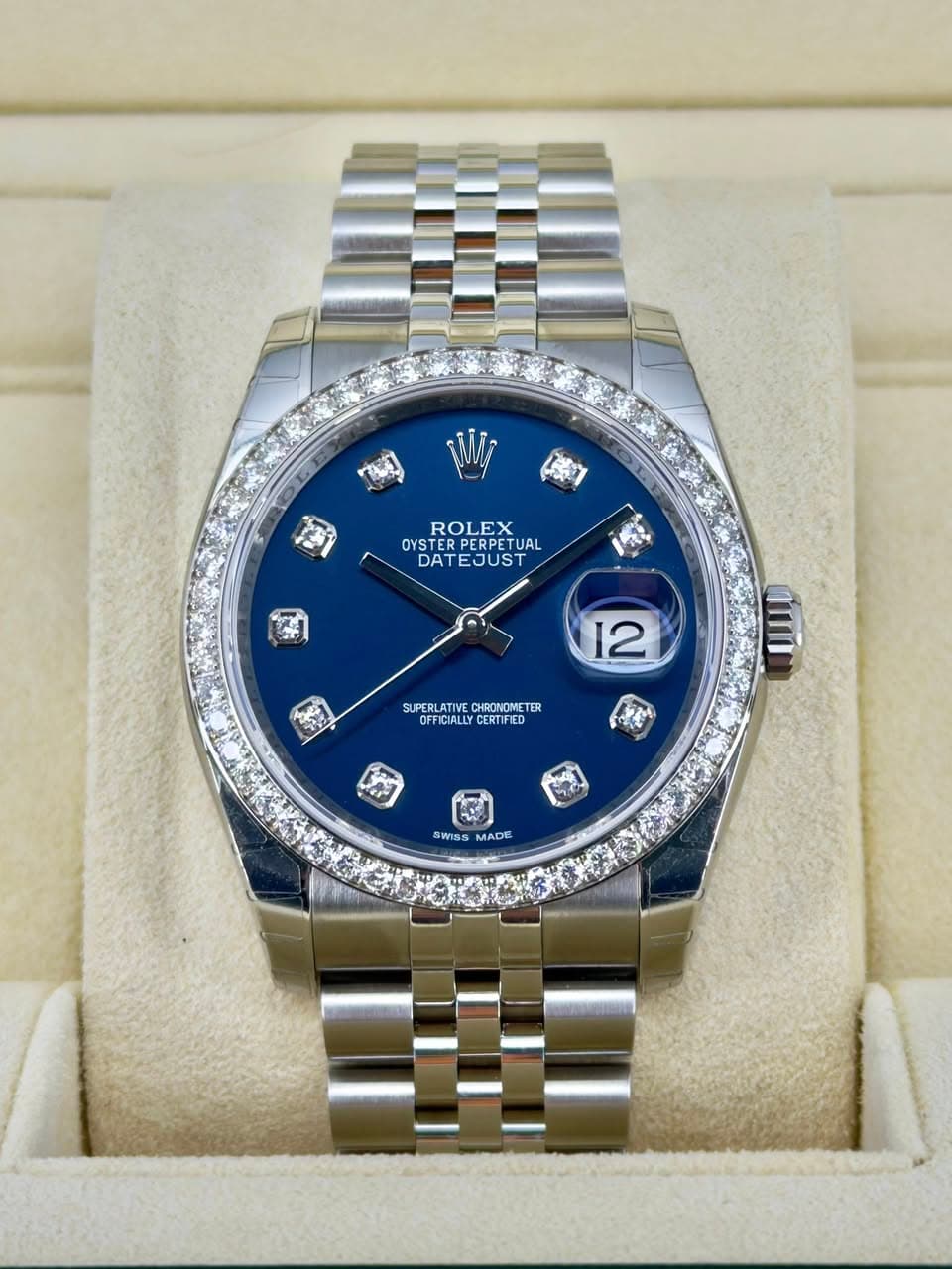 May be an image of wrist watch and text that says 'ራች ፍዝት ROLEX OYSTERP ERPERPETUAL OYSTERPERPETUAL TUAL DAT DATEJUST EJUST 12 SUPERLATIVEOHROMOMETER SUPERLATIVE CHRONOMETER…