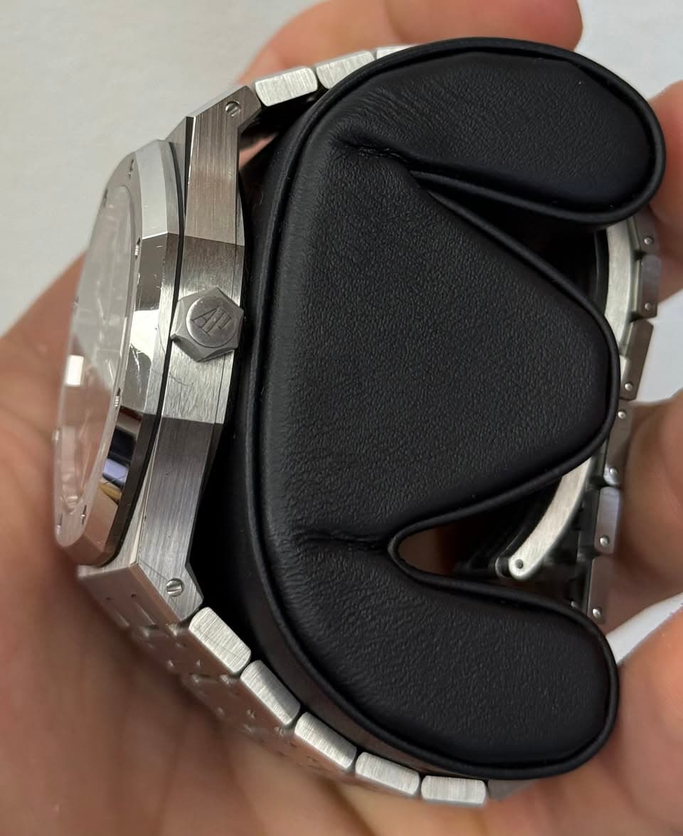 May be an image of digital watch
